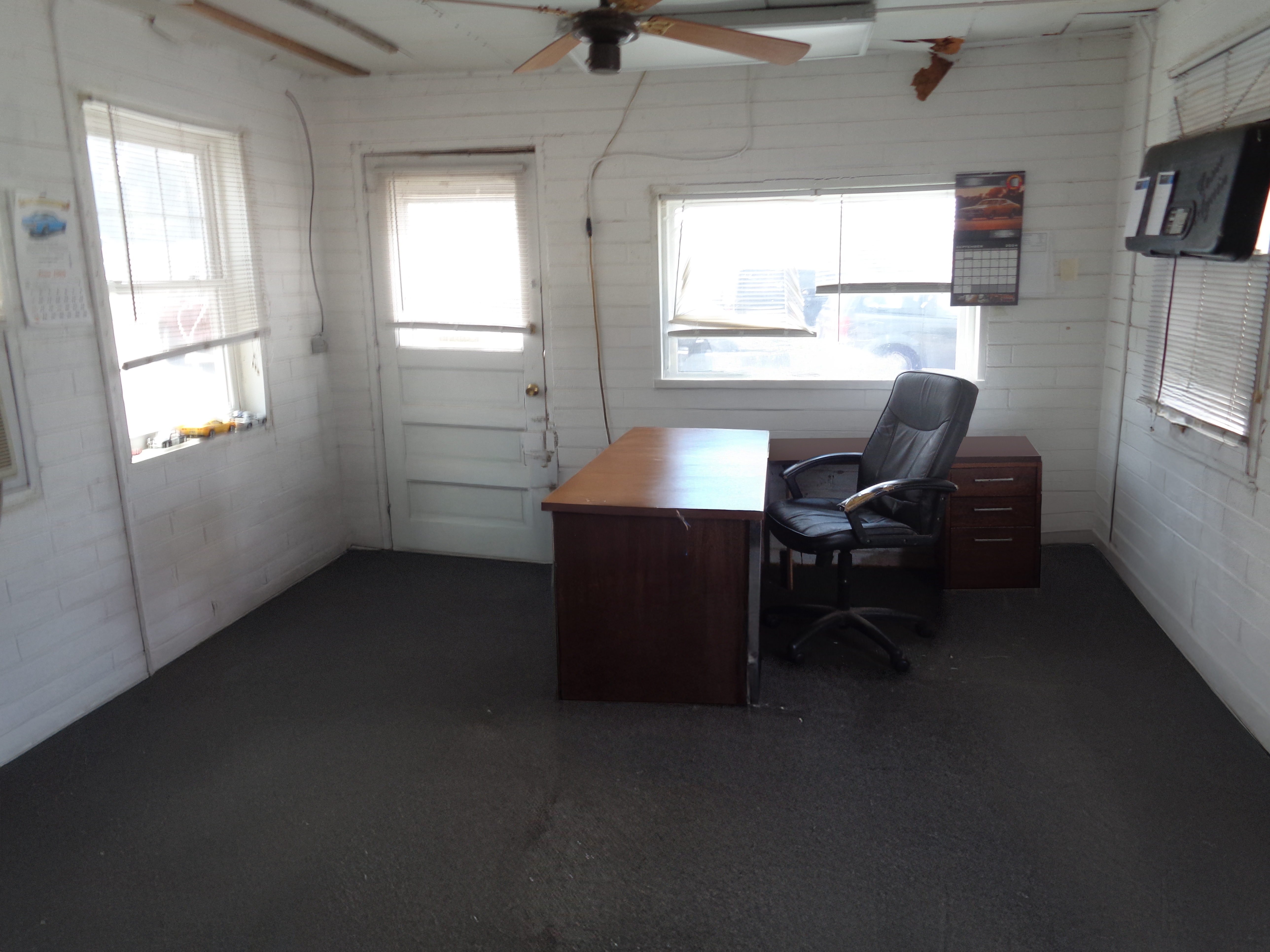 4305 NW Gateway Ave, 4305 Northwest Gateway Avenue, Riverside, MO 64150