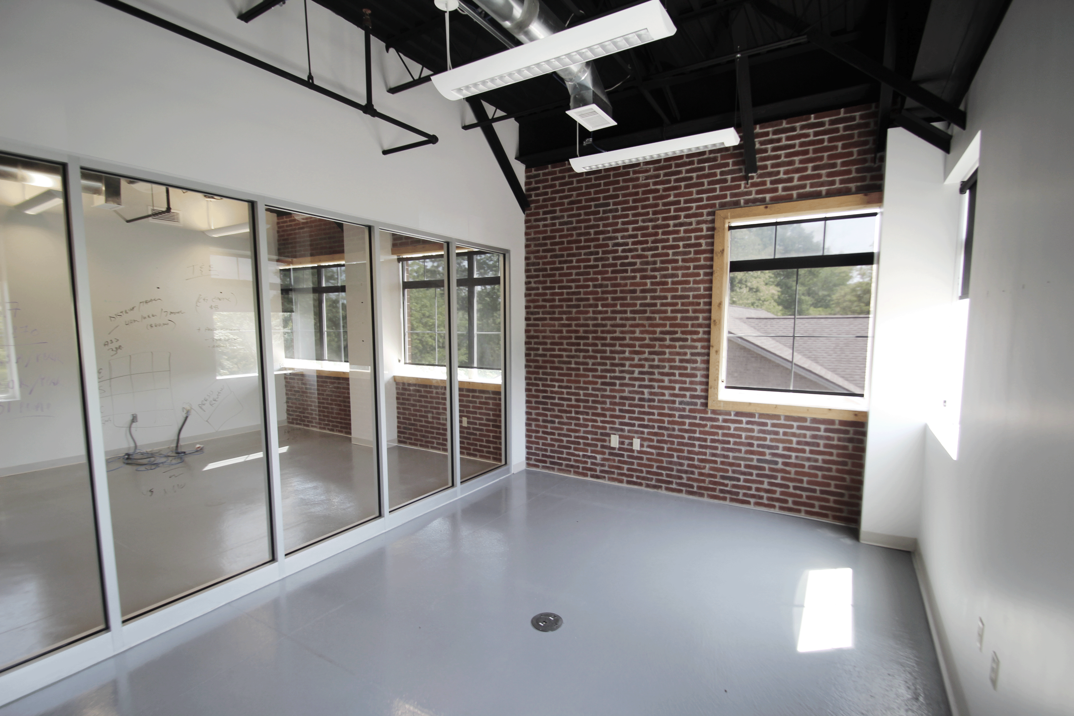10883 Pearl Road, Strongsville, OH 44136