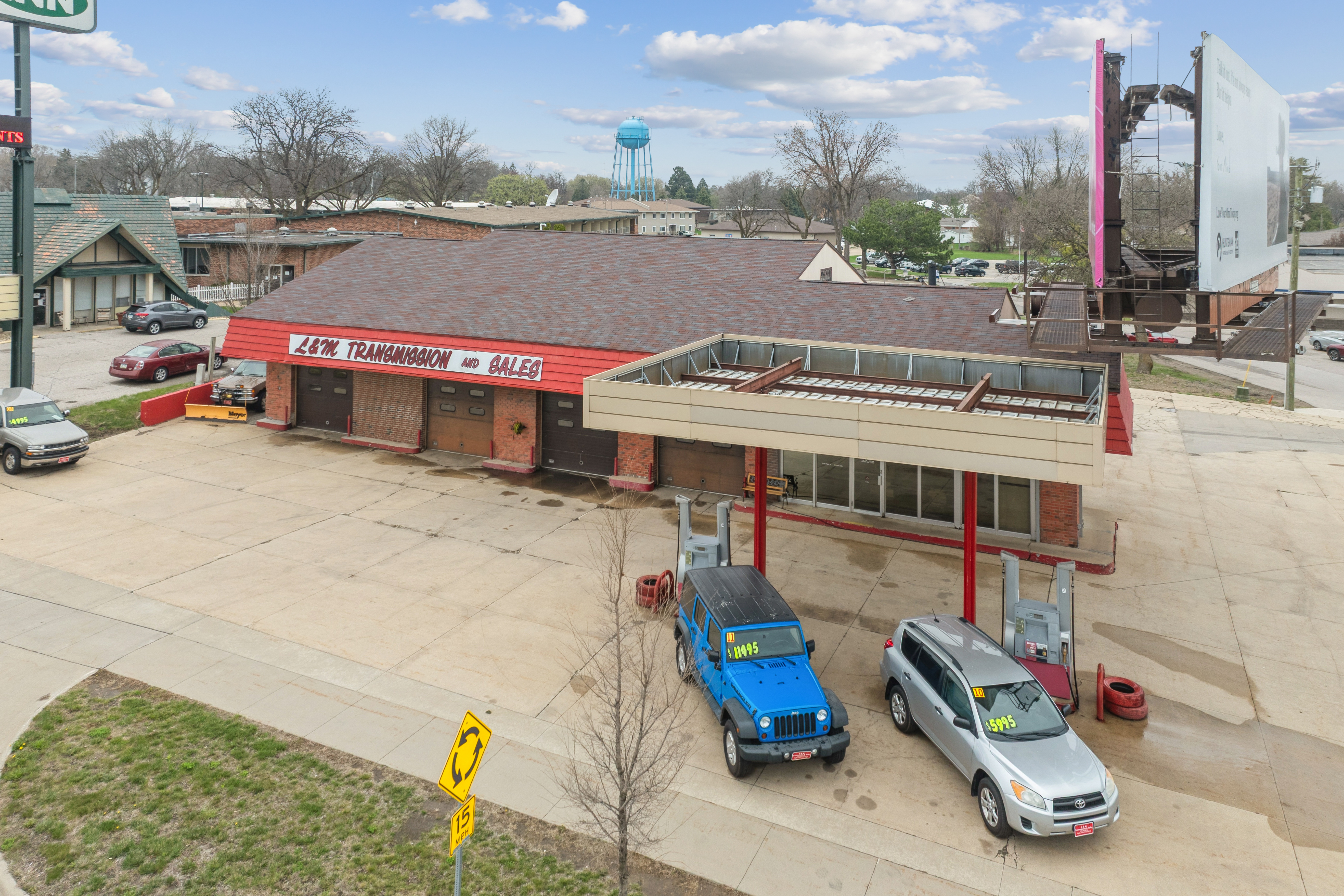 4326 University Avenue, 4326 University Avenue, Des Moines, IA 50311
