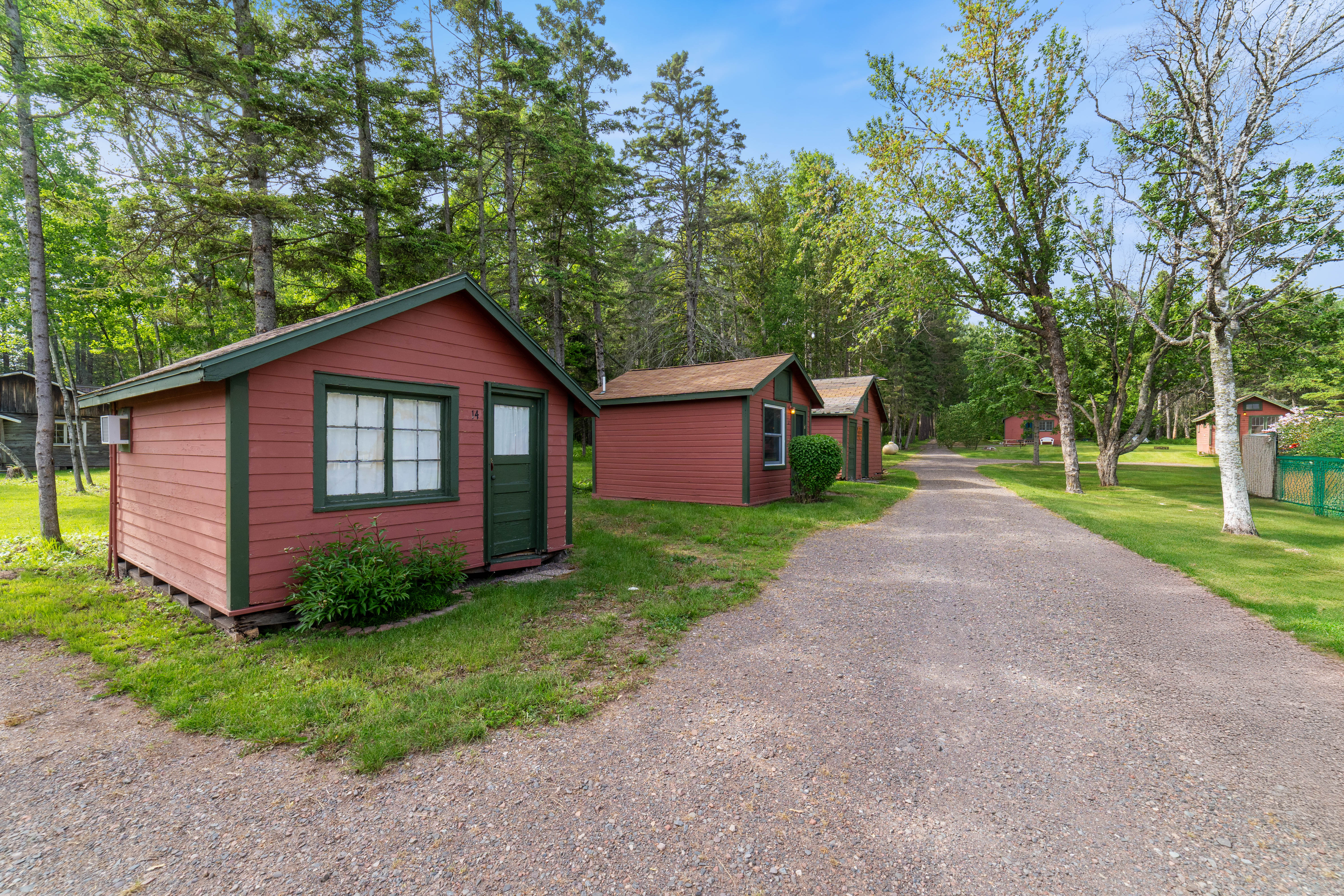 Gardenwood Resort - 5107 North Shore Dr, 5107 North Shore Drive, Duluth, MN 55804