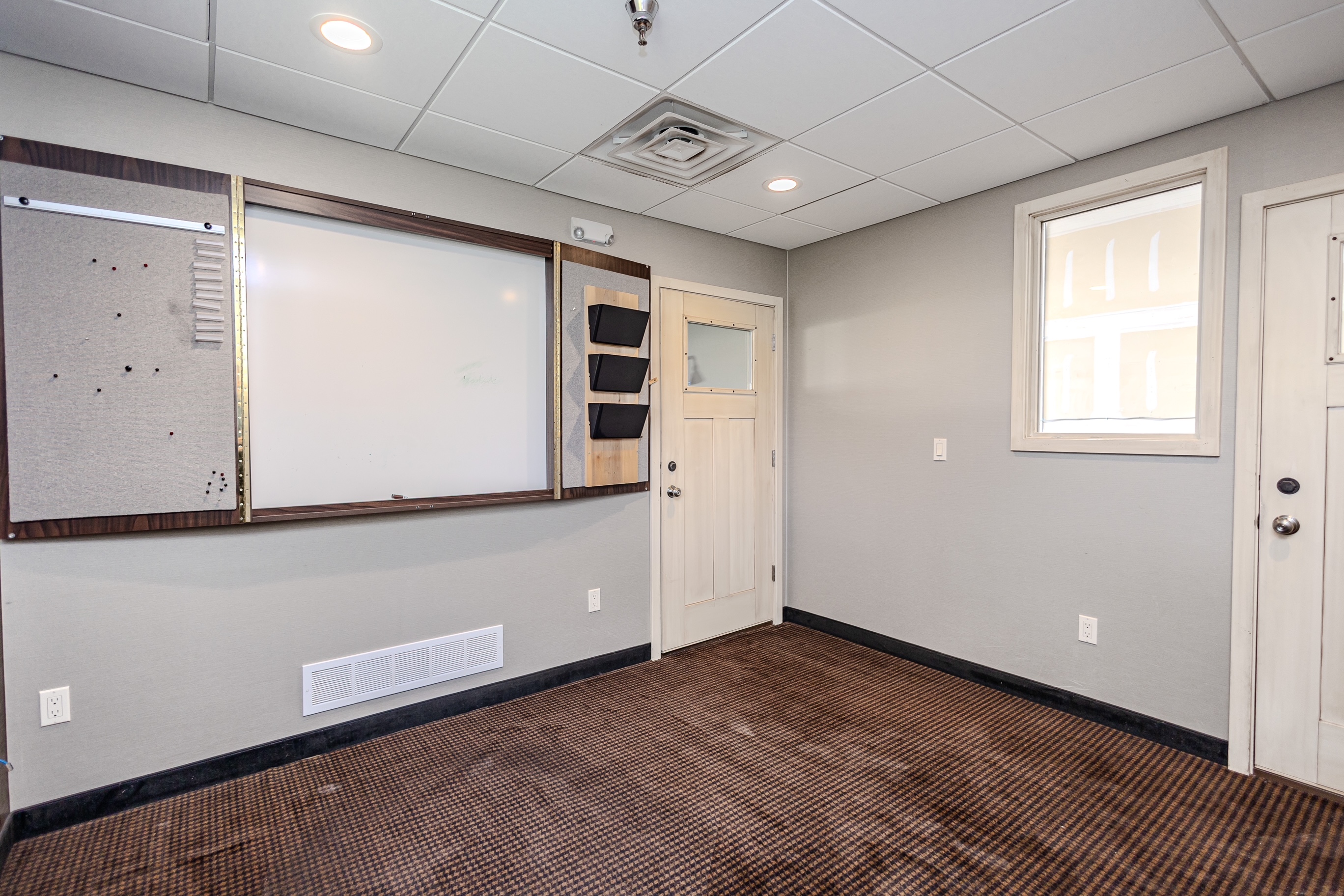 1200 SW Brookside Dr, Ste 18, 1800 Southwest Brookside Drive, Grimes, IA 50111