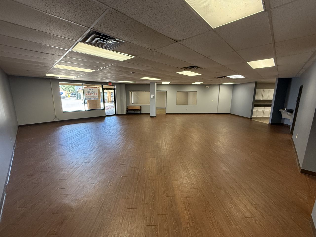 Everette Plaza Retail or Office Suites for Lease, 3500 South Cedar Street, Lansing, MI 48910