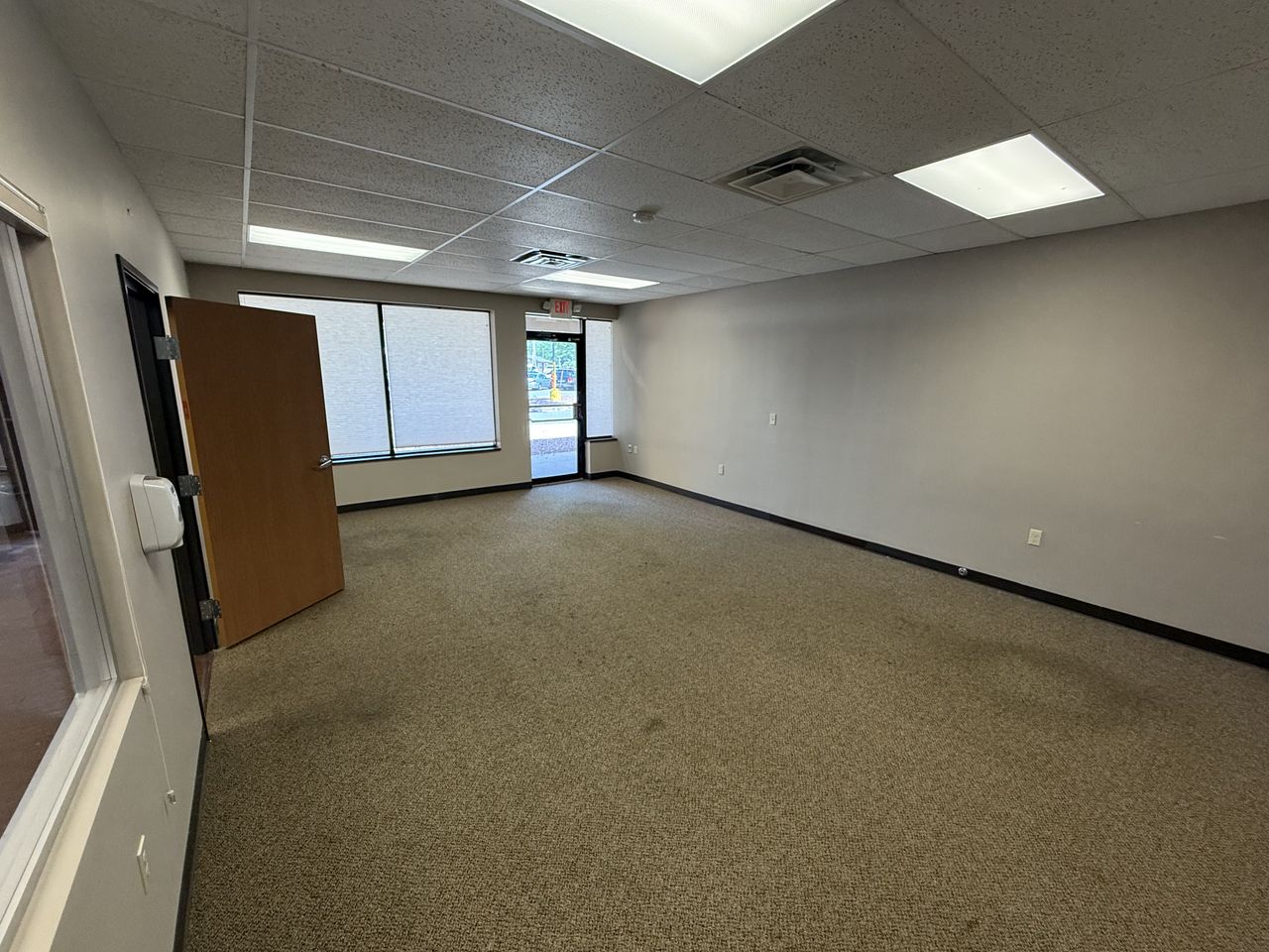 Everette Plaza Retail or Office Suites for Lease, 3500 South Cedar Street, Lansing, MI 48910