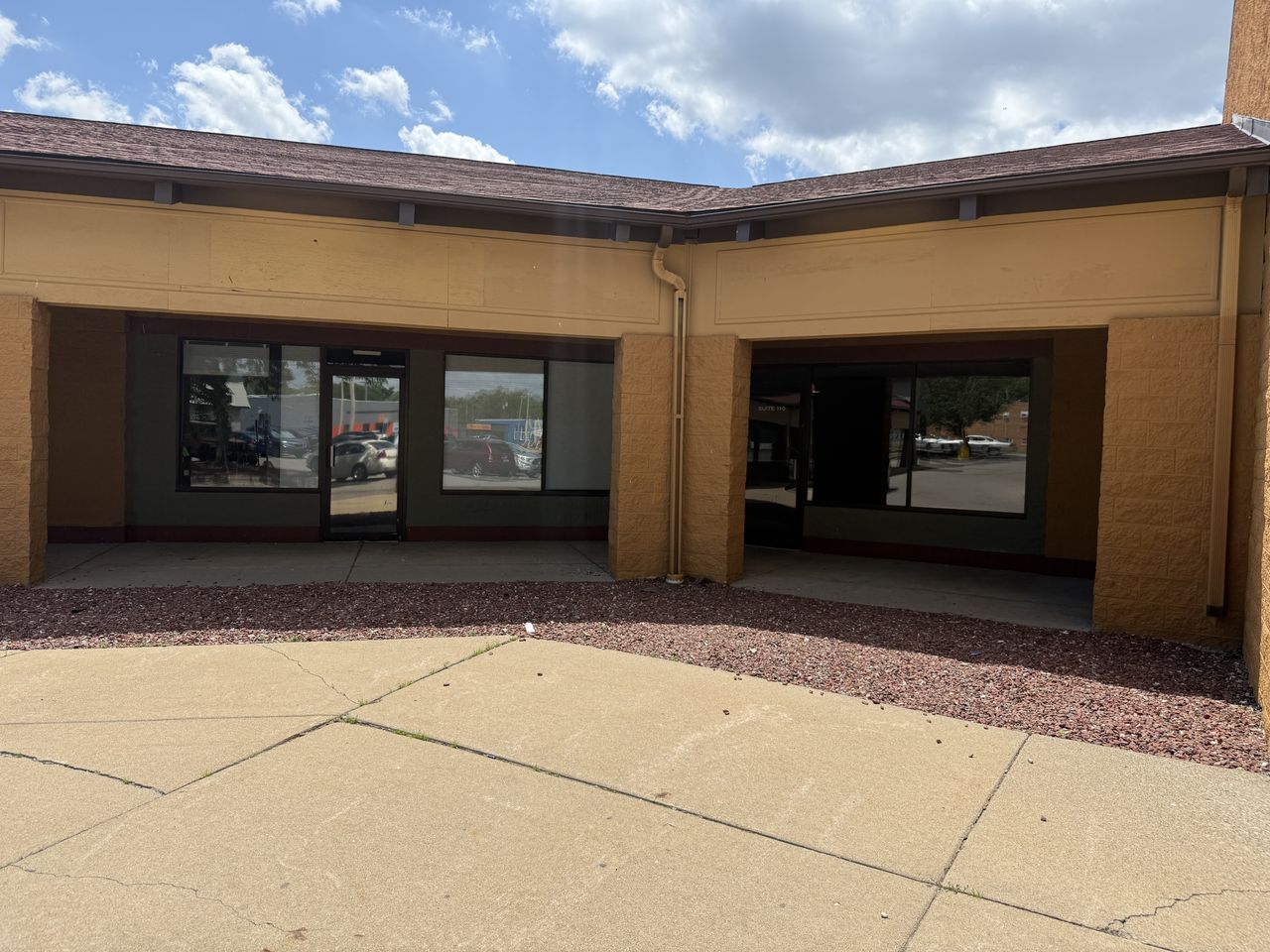 Everette Plaza Retail or Office Suites for Lease, 3500 South Cedar Street, Lansing, MI 48910