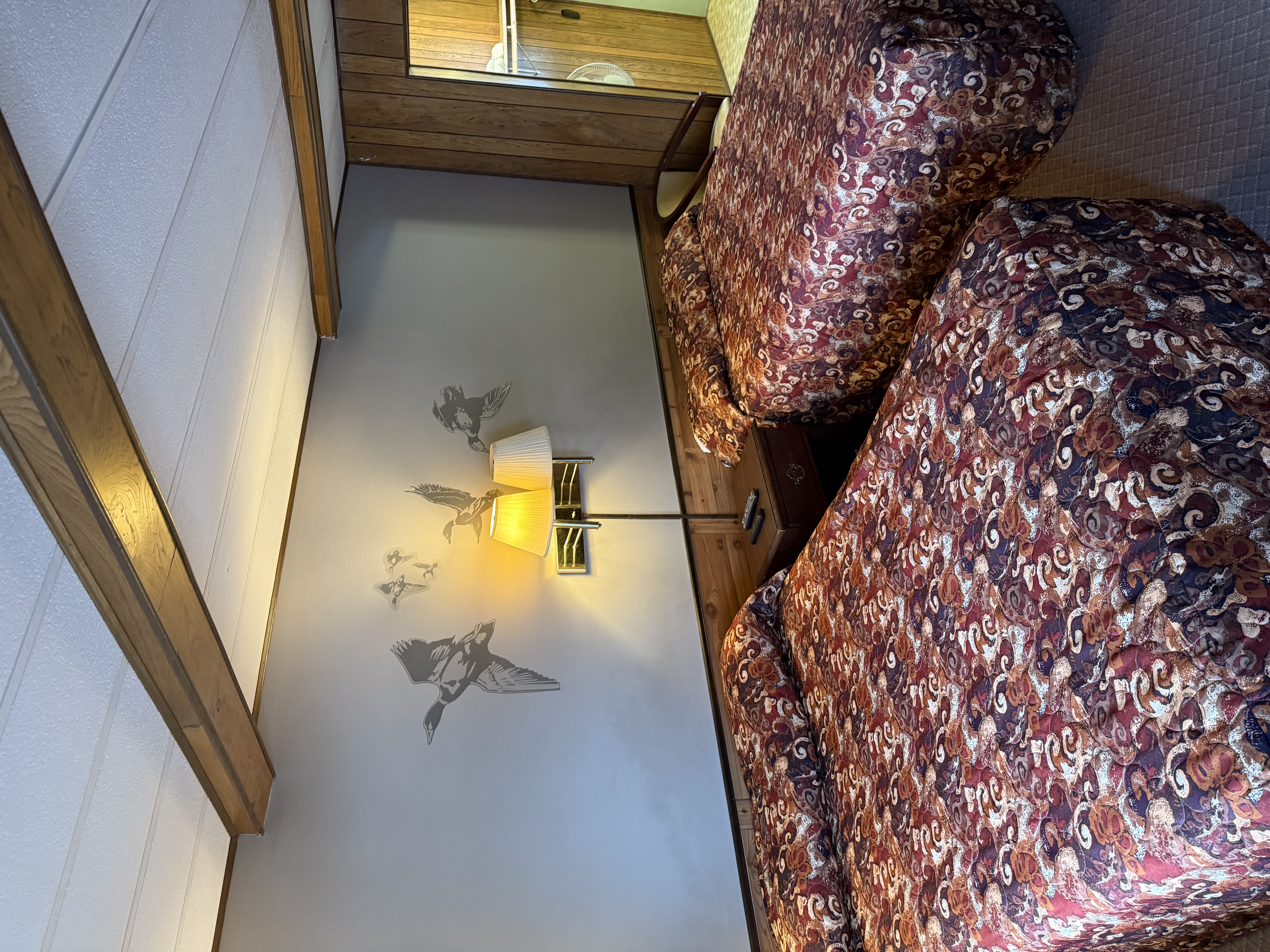 Hillcrest Motel & Cabins, E9454 Michigan 28, Munising, MI 49862