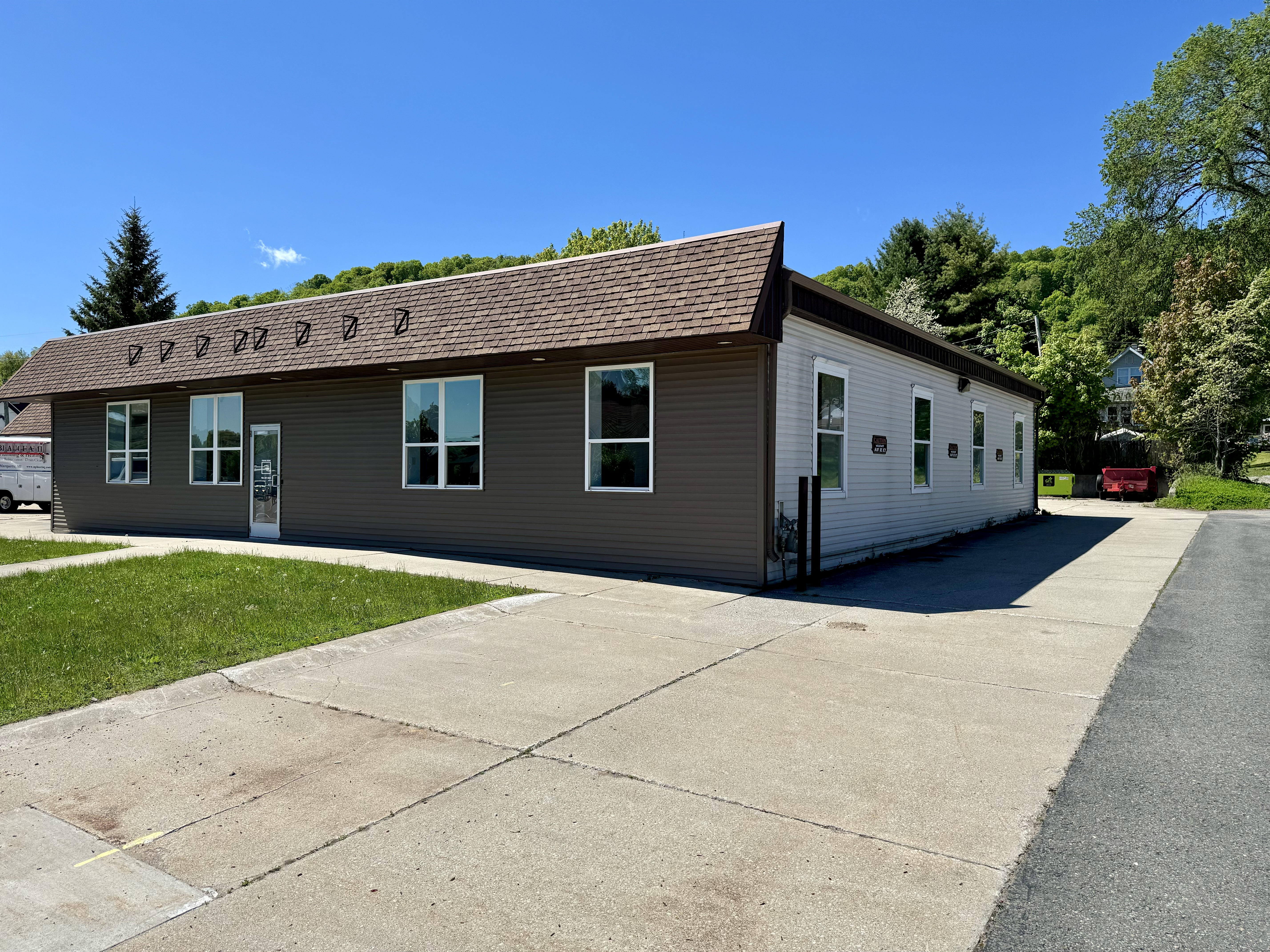 Commercial Building downtown Munising, 601 West Munising Avenue, Munising, MI 49862
