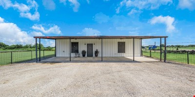 8505 W IH 30