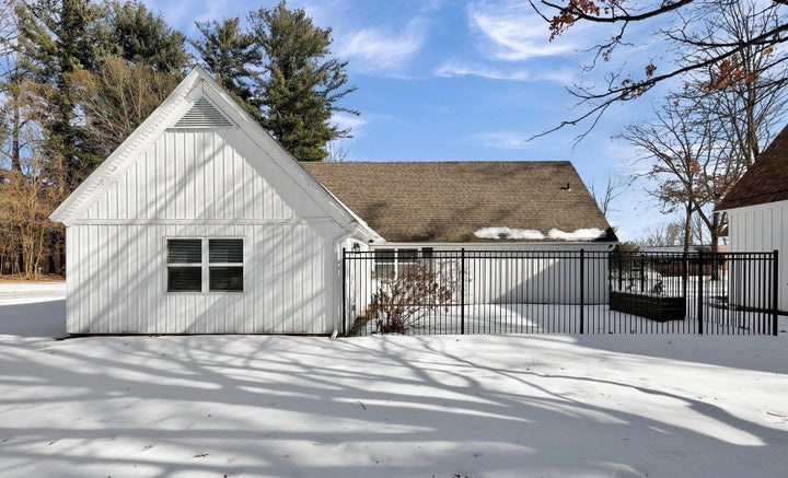 Unique Lease Opportunity for Professional & Community-based Uses, 4656 Meridian Road, Williamston, MI 48895