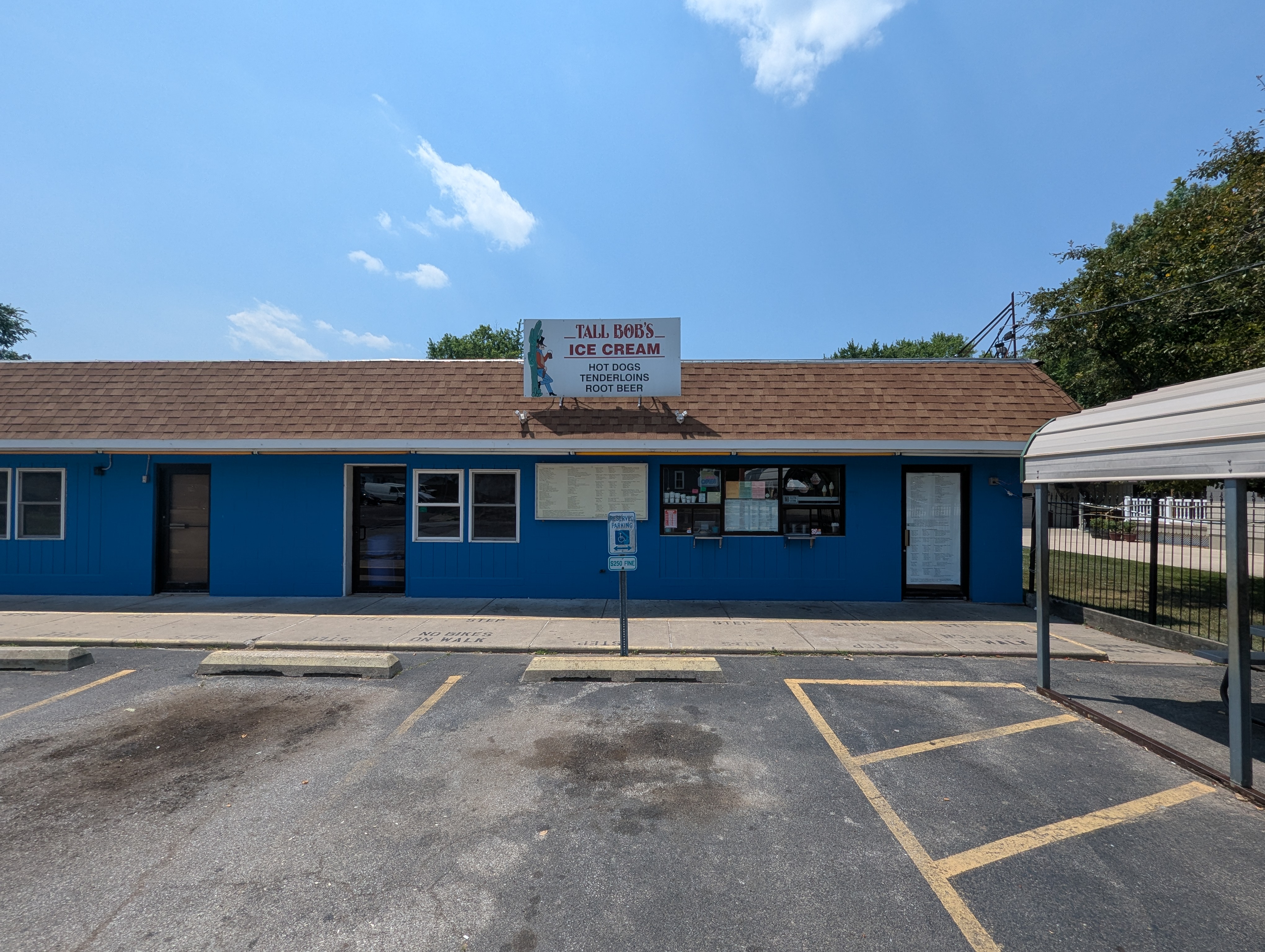 Retail/Warehouse Property & Business Sale | 7,400 SF, 1221 South Laramie Street, Peoria, IL 61605