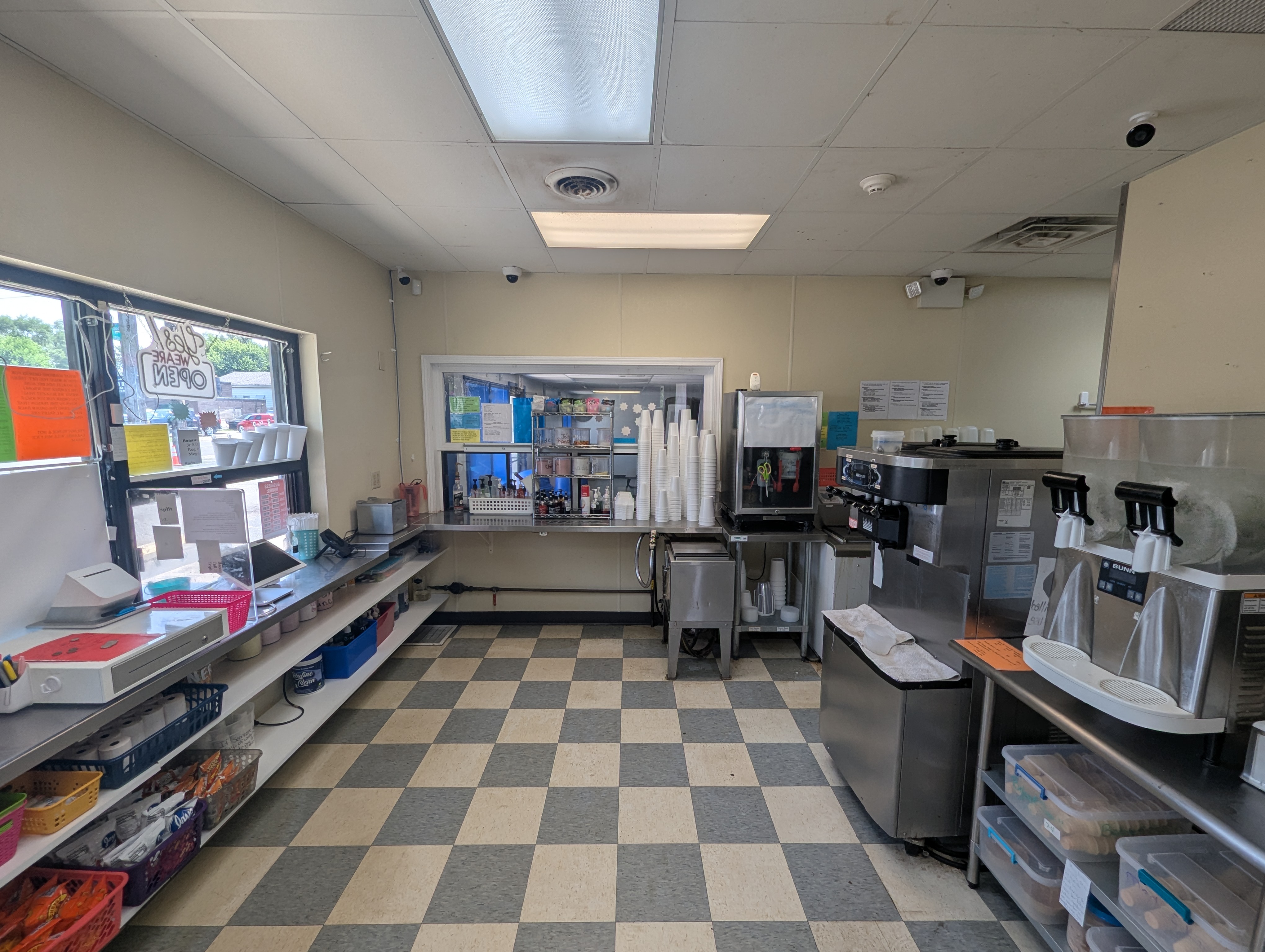 Retail/Warehouse Property & Business Sale | 7,400 SF, 1221 South Laramie Street, Peoria, IL 61605