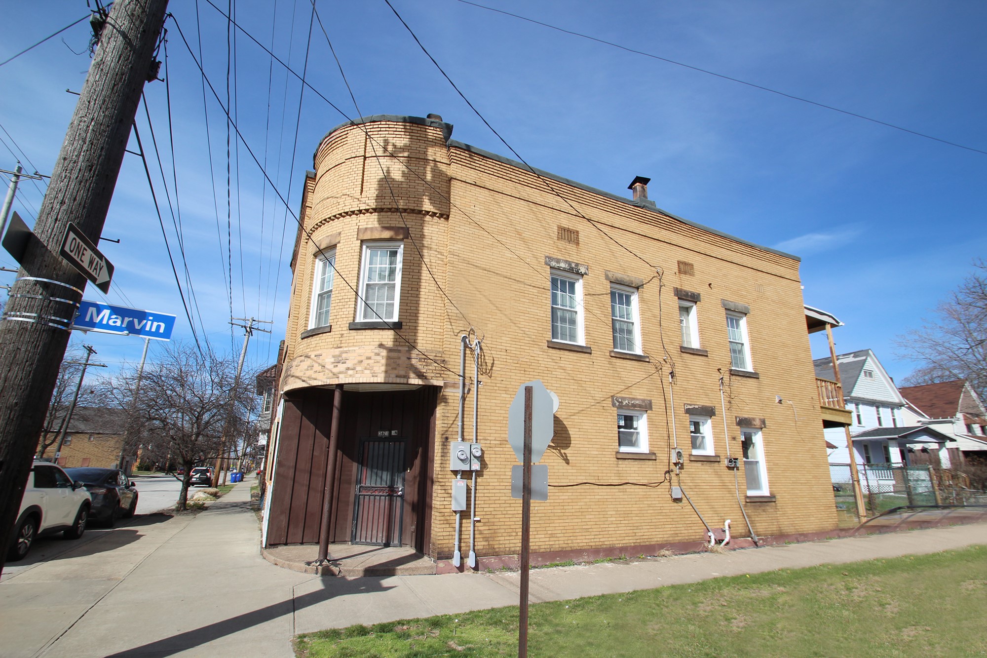 1st Floor Retail & 2nd Floor Apartment For Sale