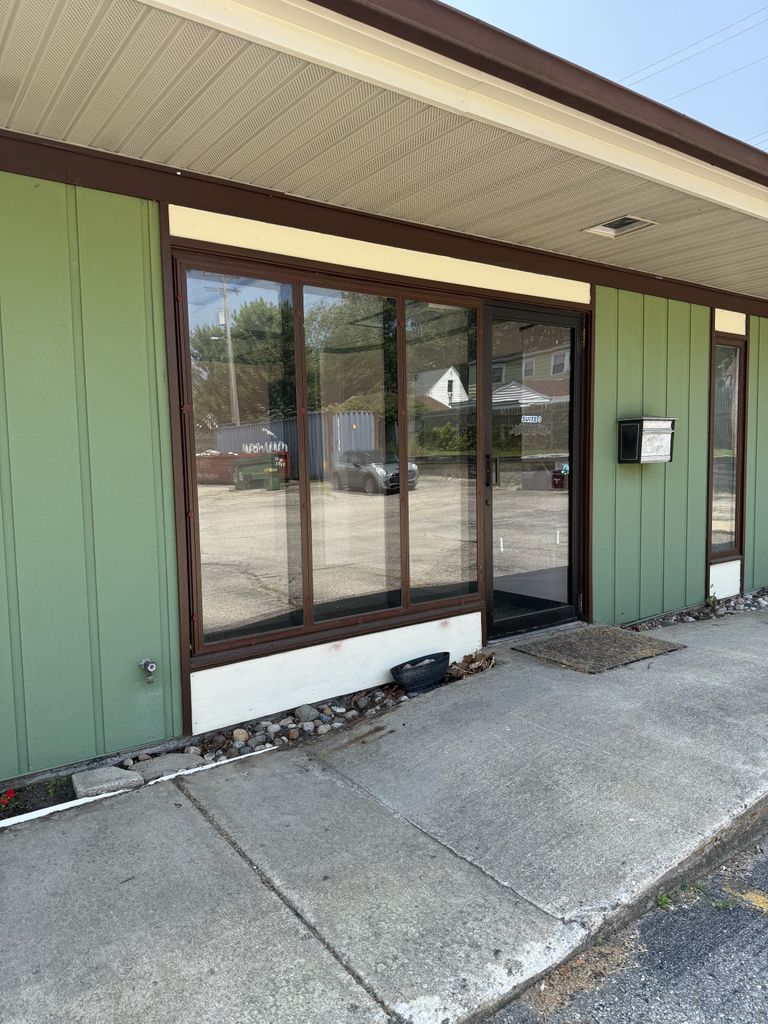 Turnkey Salon/Office Space for Lease, 3220 South Pennsylvania Avenue, Lansing, MI 48910