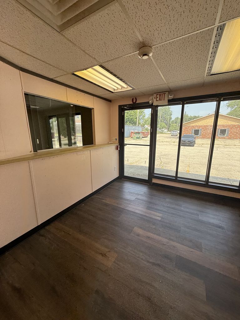 Turnkey Salon/Office Space for Lease, 3220 South Pennsylvania Avenue, Lansing, MI 48910