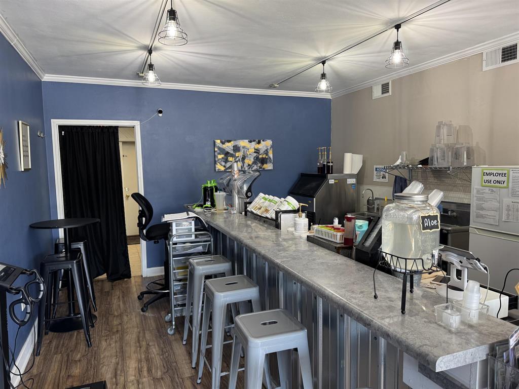 Retail Office Space - McFarland WI, 4802 Farwell Street, McFarland, WI 53558