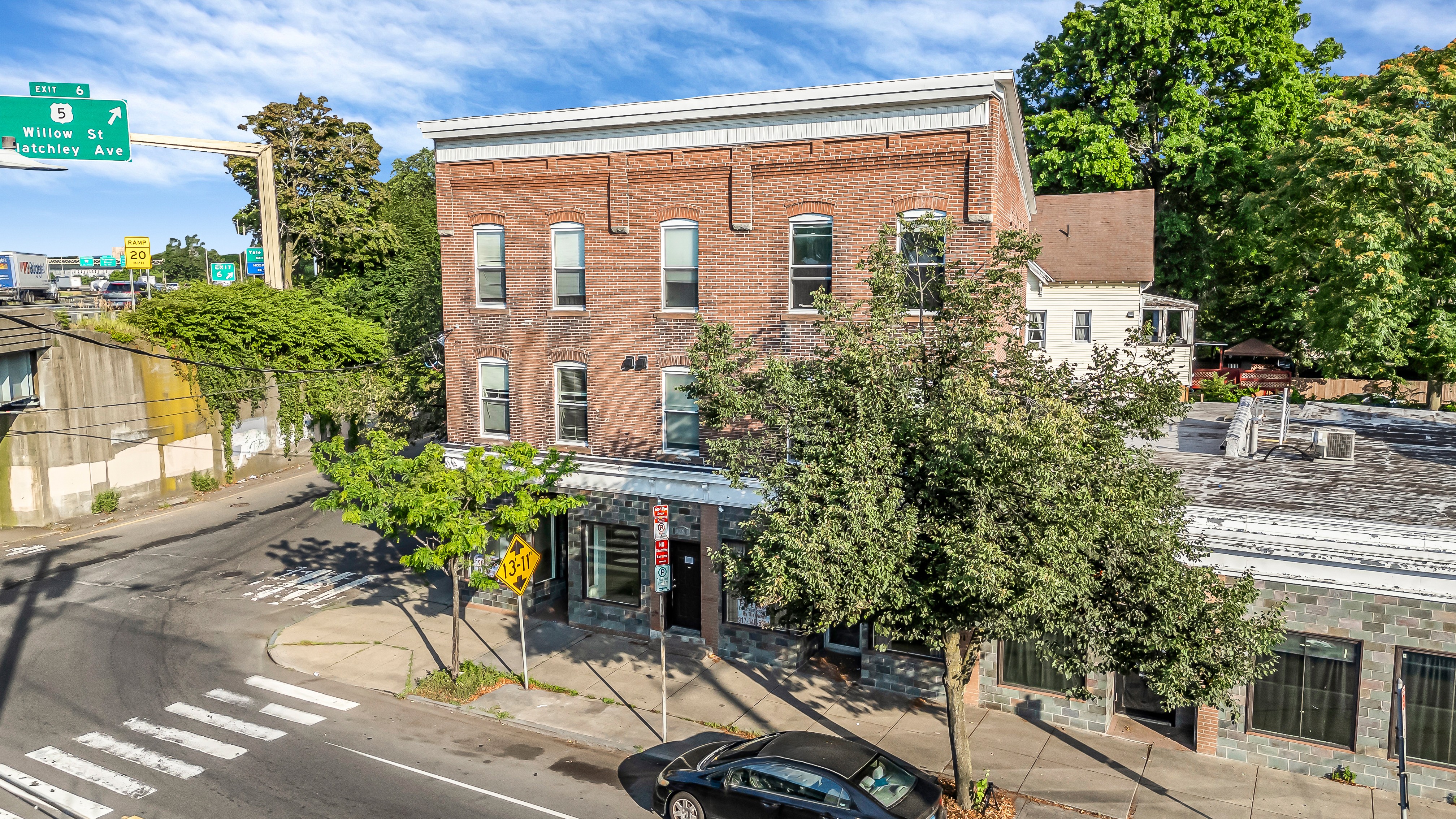 1296 State Street, New Haven, CT 06511