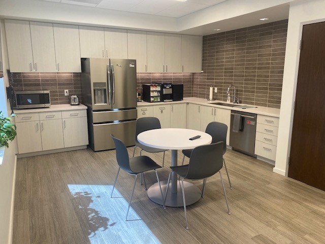 Prime Office / Retail @ Prospect Mall, 4615 N PROSPECT RD, Peoria Heights, IL 61616