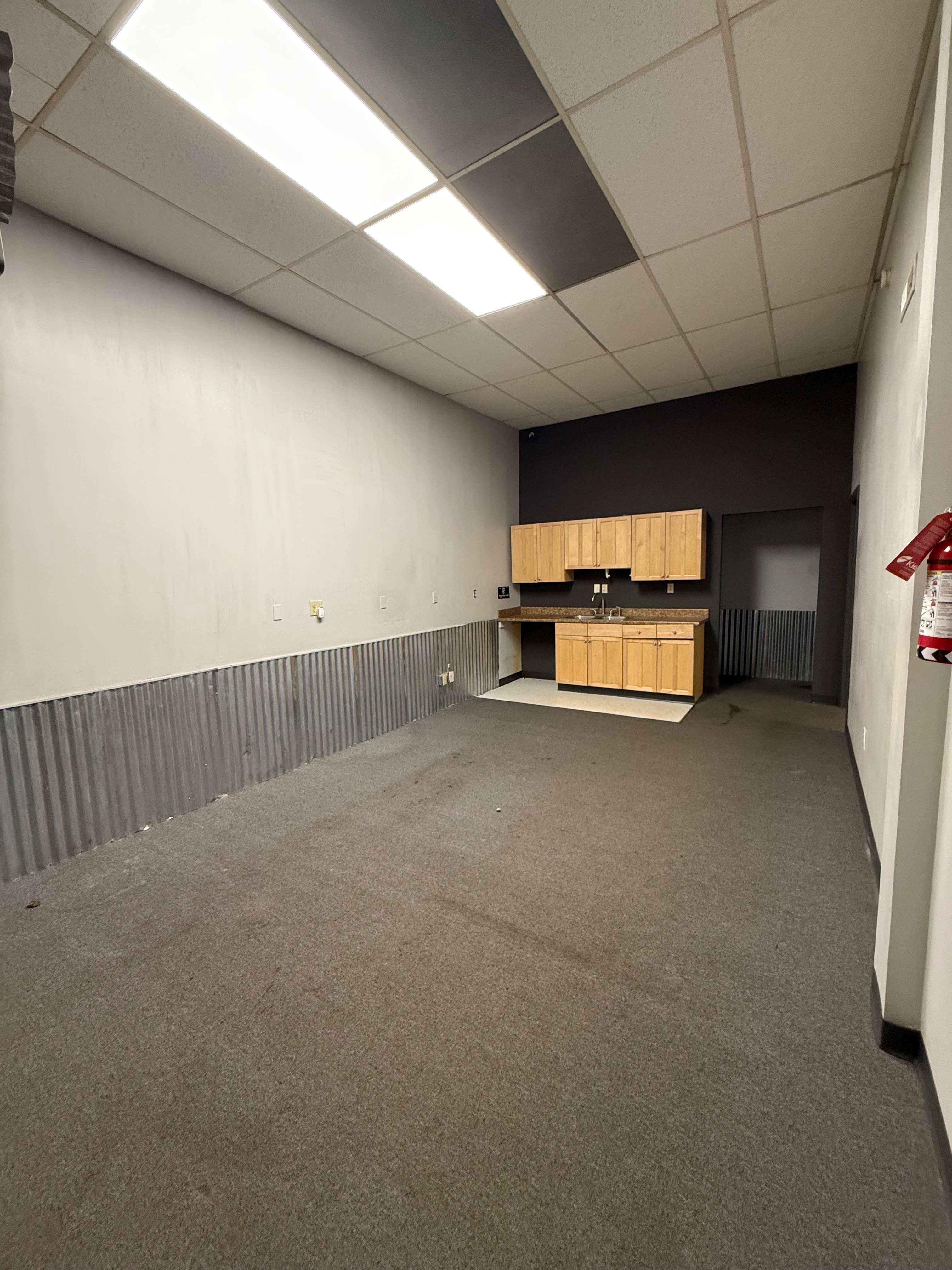 Industrial Retail Building, 719 South Sierra Madre Street, Colorado Springs, CO 80903