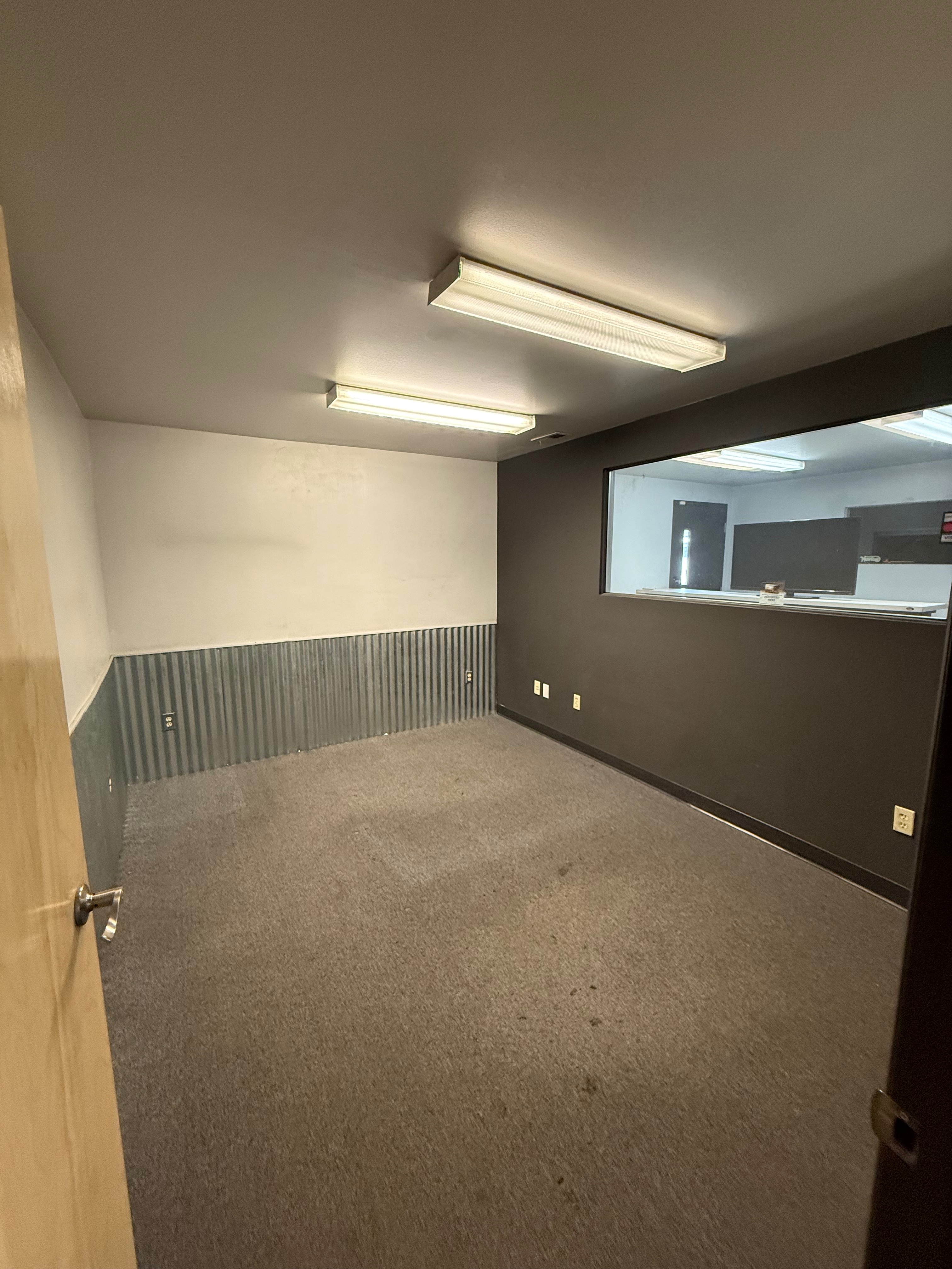 Industrial Retail Building, 719 South Sierra Madre Street, Colorado Springs, CO 80903