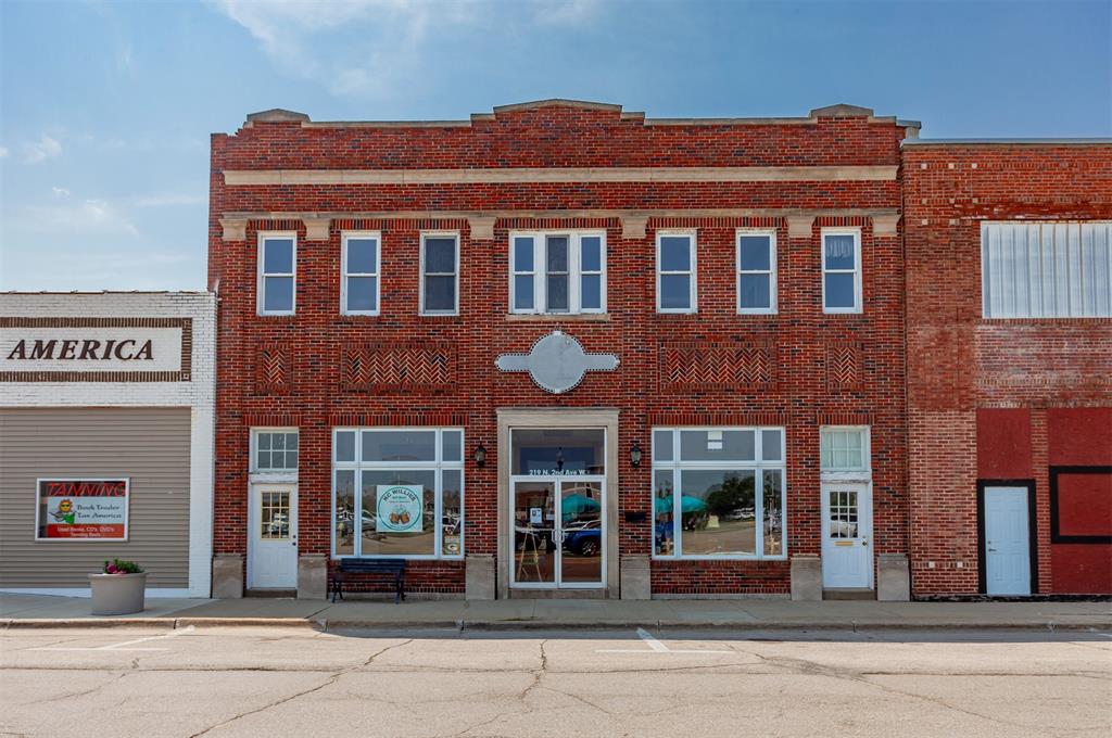 Historic Mixed-Use Commercial Building | Former Salvation Army Citadel | 219 North 2nd Avenue West | Newton, IA, 219 North 2nd Avenue West, Newton, IA 50208