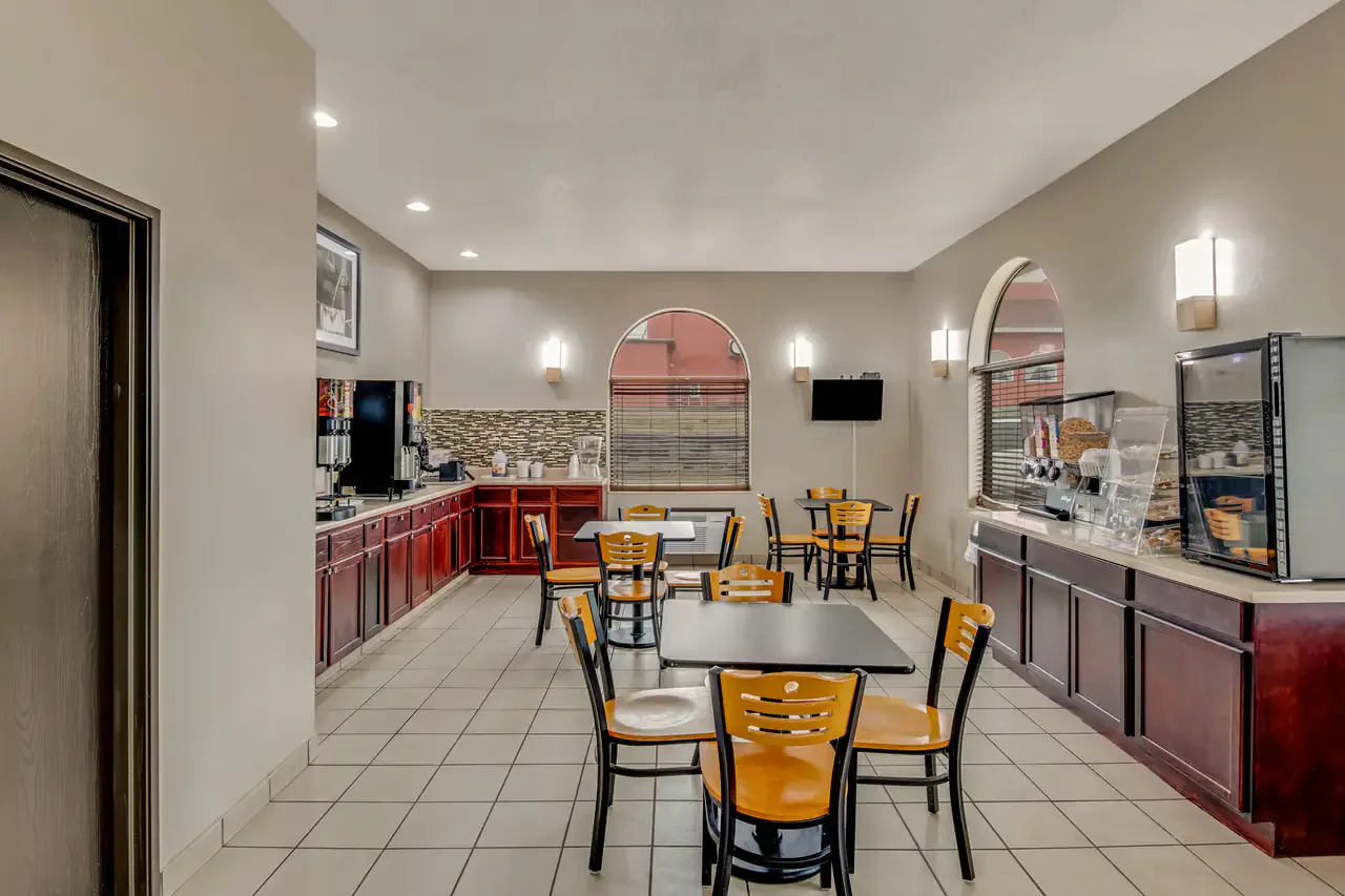 800 Senate Avenue, Red Oak, IA 51566