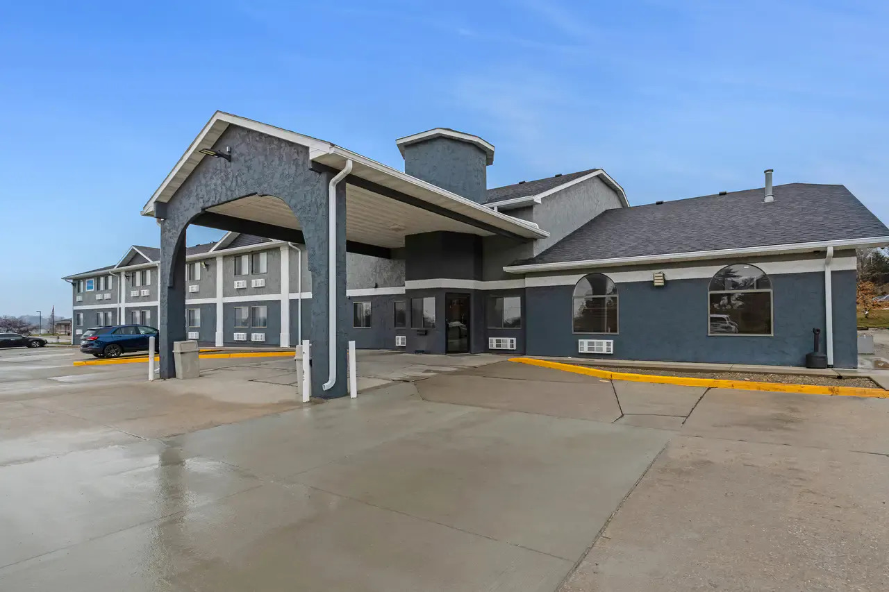 800 Senate Avenue, Red Oak, IA 51566