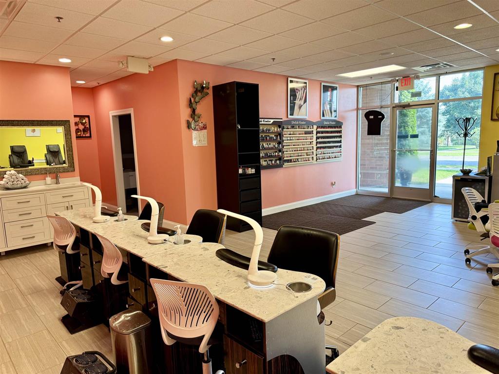 Westside Commercial Condo, 8201 Mayo Drive, Madison, WI 53719