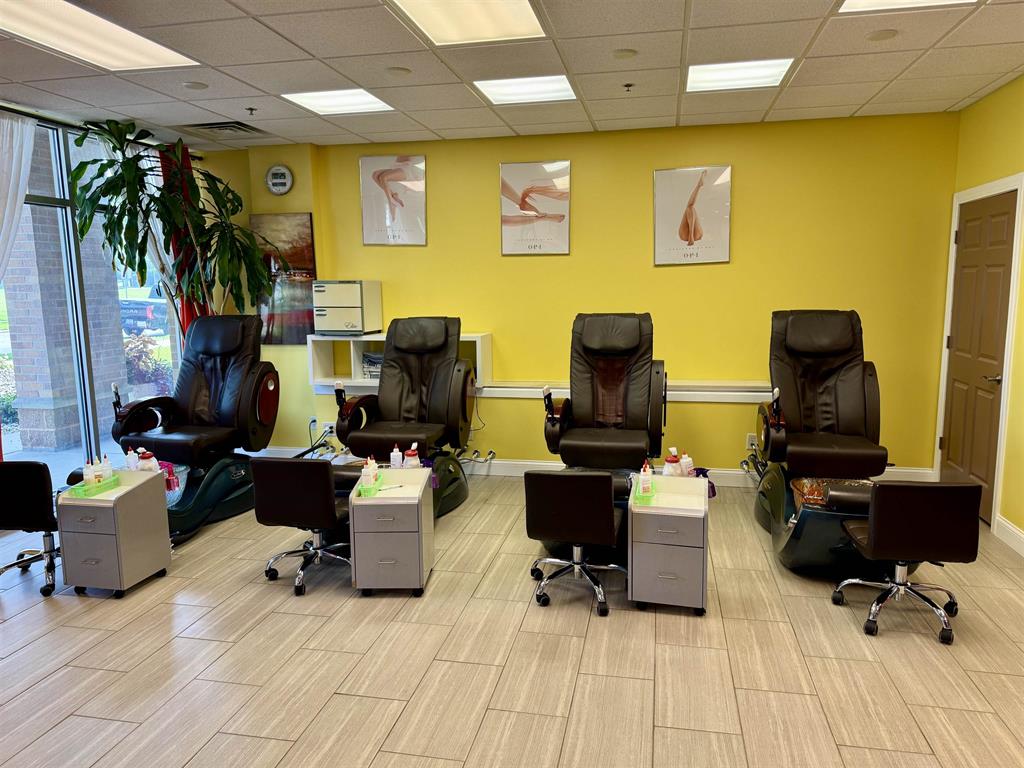 Westside Commercial Condo, 8201 Mayo Drive, Madison, WI 53719