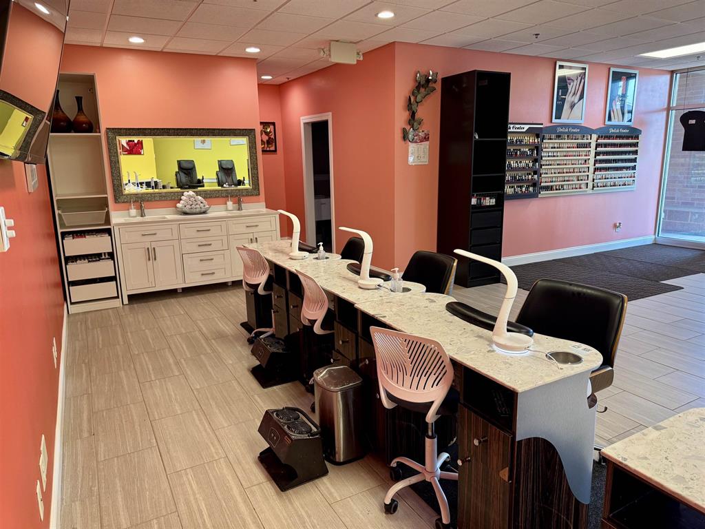 Westside Commercial Condo, 8201 Mayo Drive, Madison, WI 53719