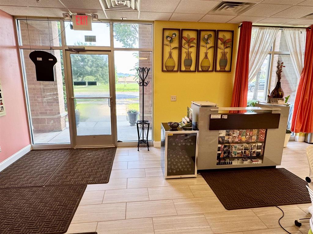 Westside Commercial Condo, 8201 Mayo Drive, Madison, WI 53719