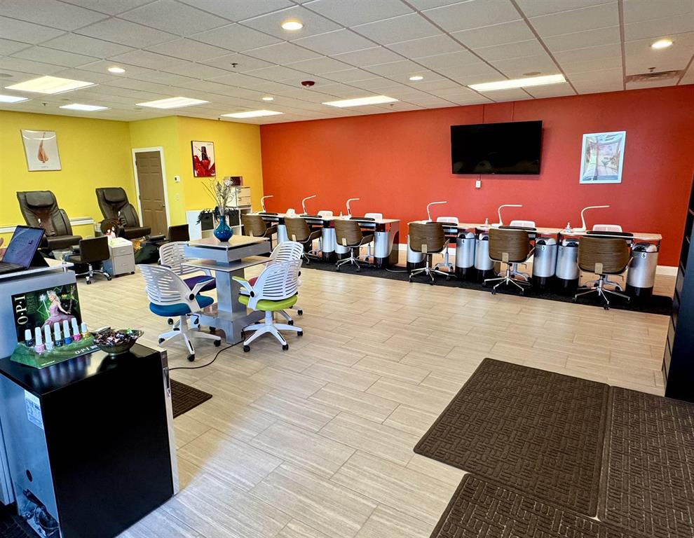 Westside Commercial Condo, 8201 Mayo Drive, Madison, WI 53719
