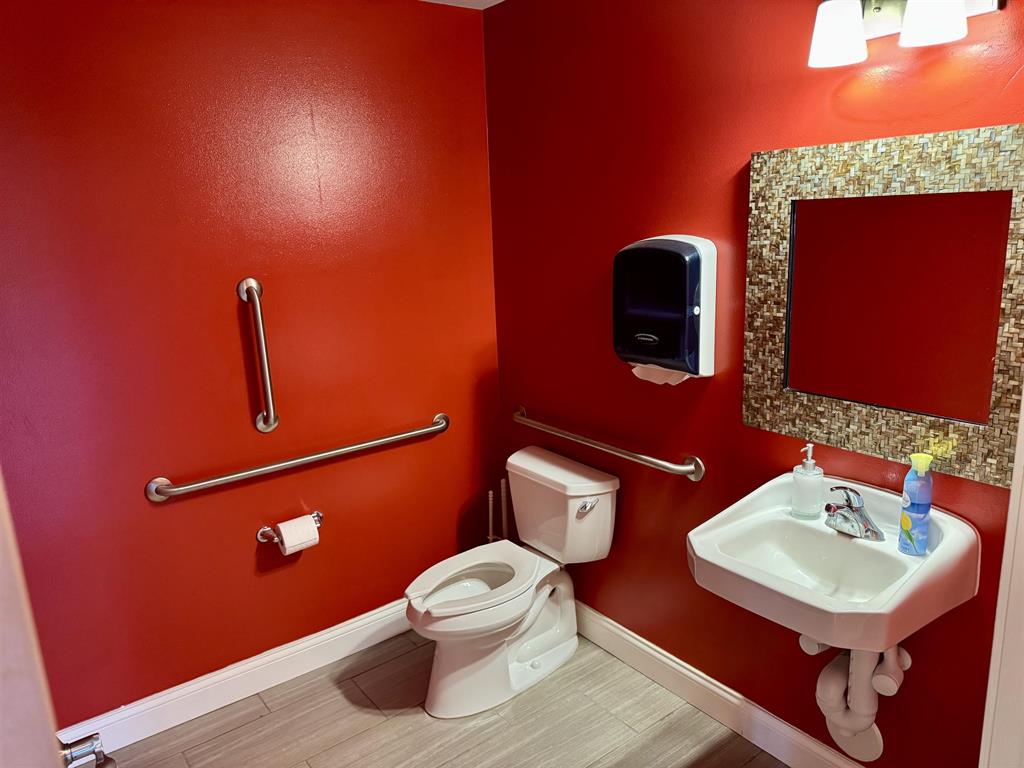 Westside Commercial Condo, 8201 Mayo Drive, Madison, WI 53719