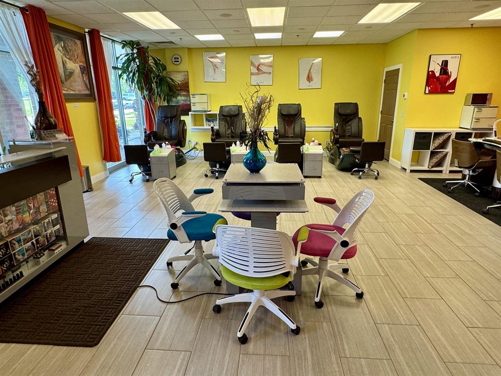 Westside Commercial Condo, 8201 Mayo Drive, Madison, WI 53719