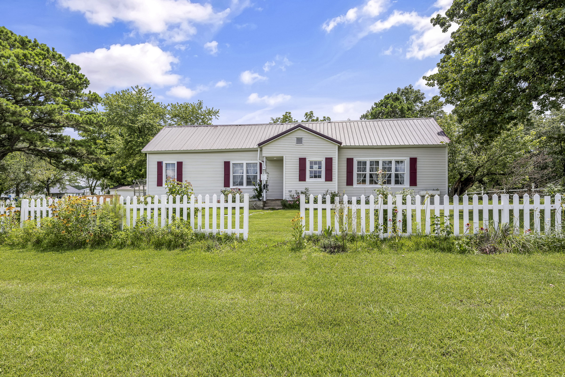 2753 Hwy 12, Gentry, AR