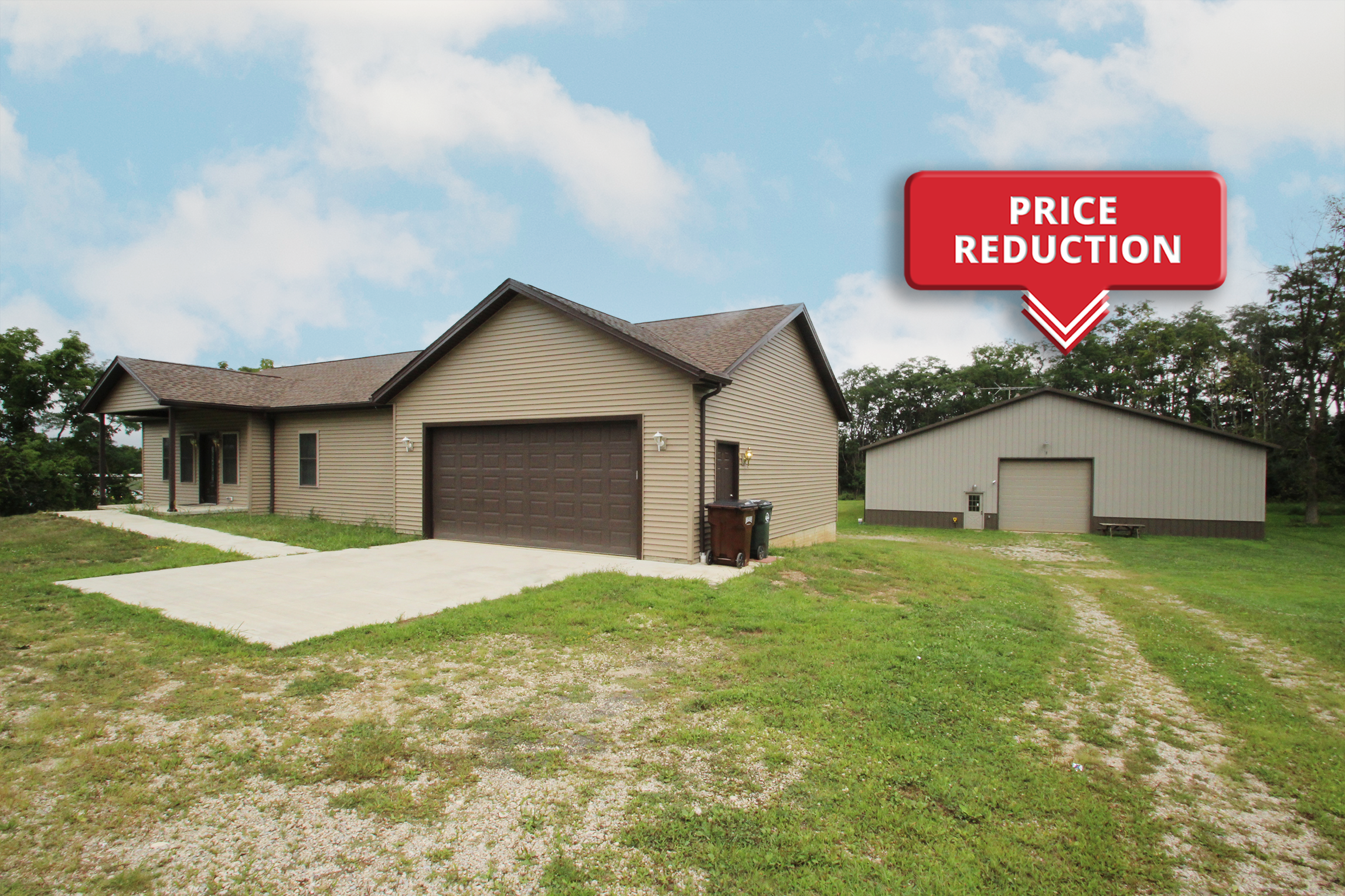 New Home With Pole Barn - Zoned Industrial In Medina