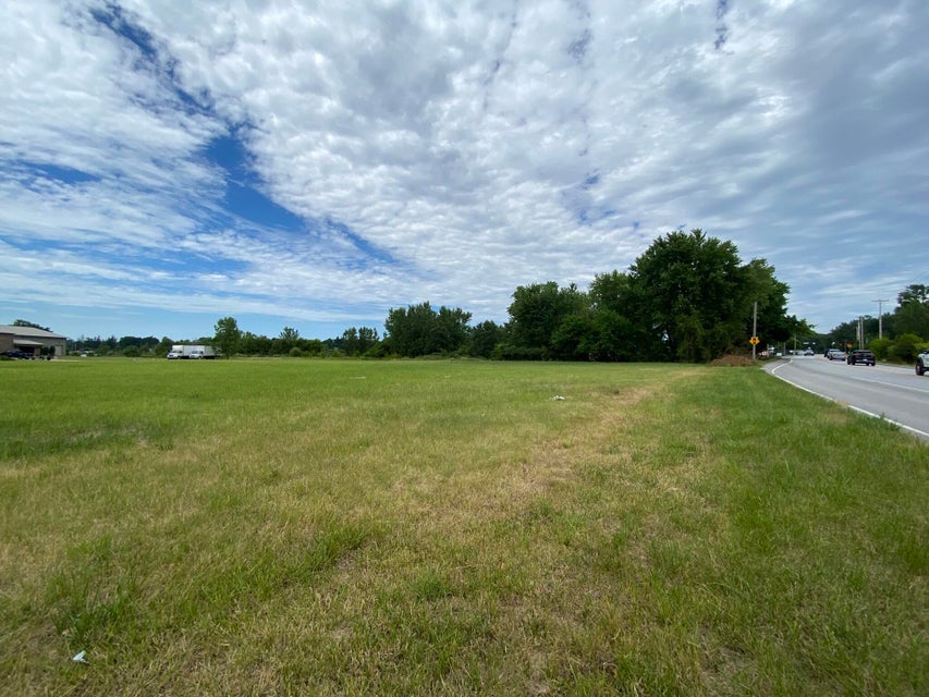 1465 Clark Drive, Valparaiso, IN 46385