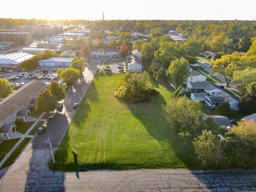 1709 Firestone Lane, Valparaiso, IN 46383