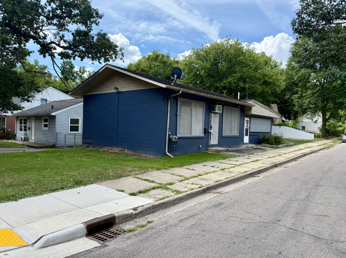 1616 Perkins Street, Lansing, MI 48912