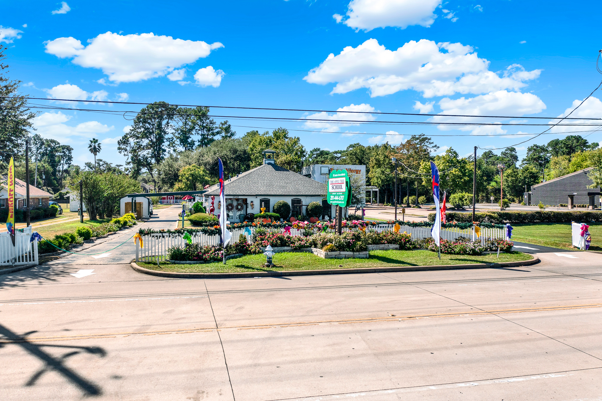 17127 Red Oak Drive, Houston, TX 77090