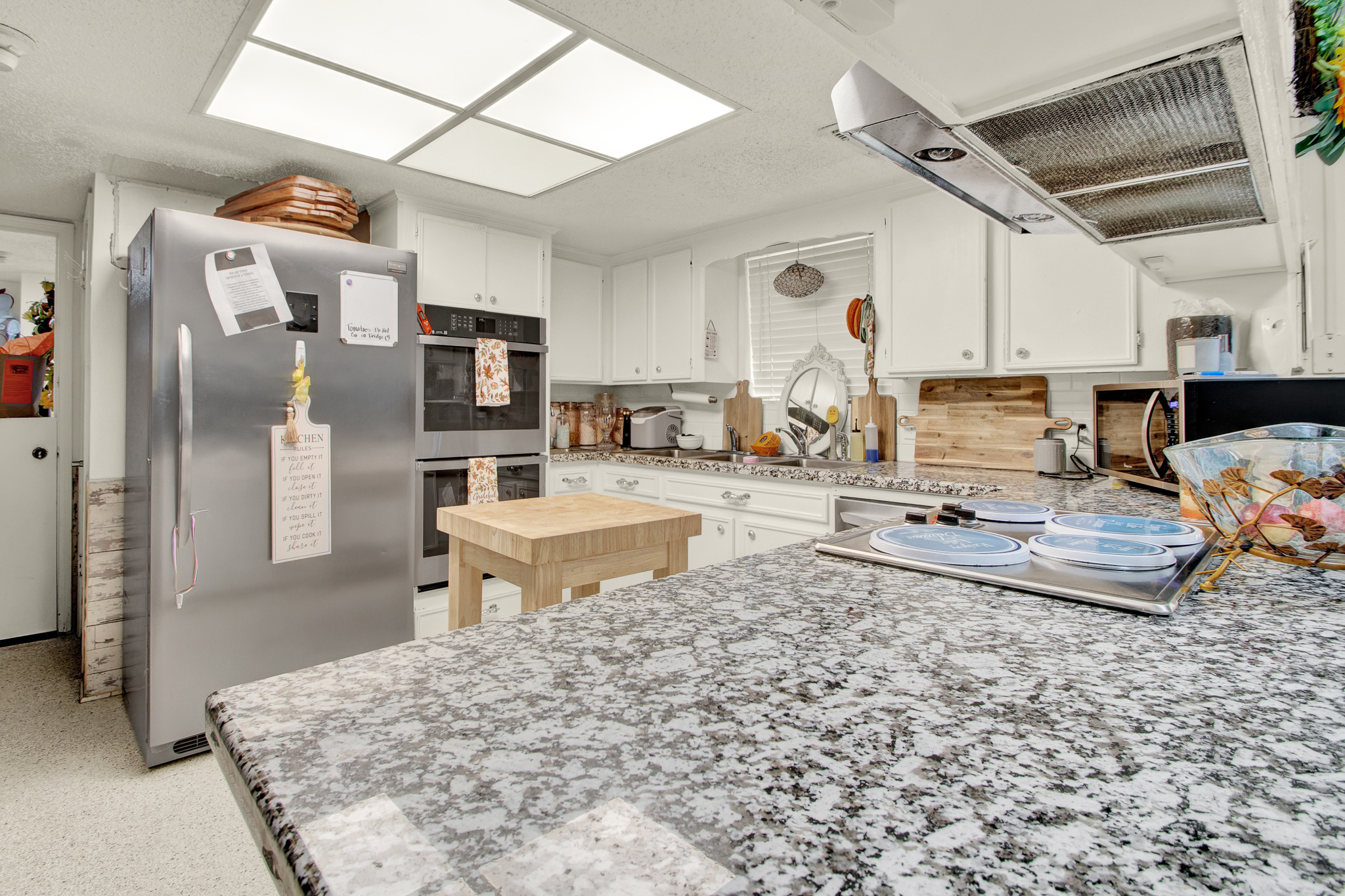 17127 Red Oak Drive, Houston, TX 77090