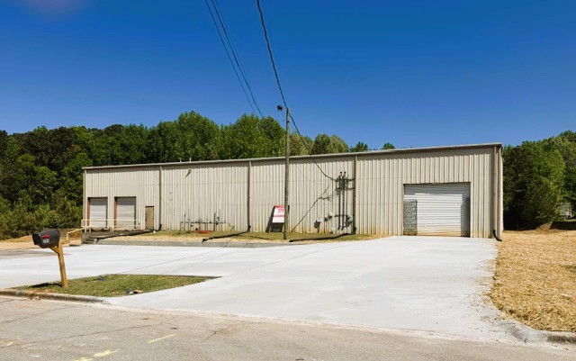 +/-18,750 SF iNDUSTRIAL BUILDING FOR SALE