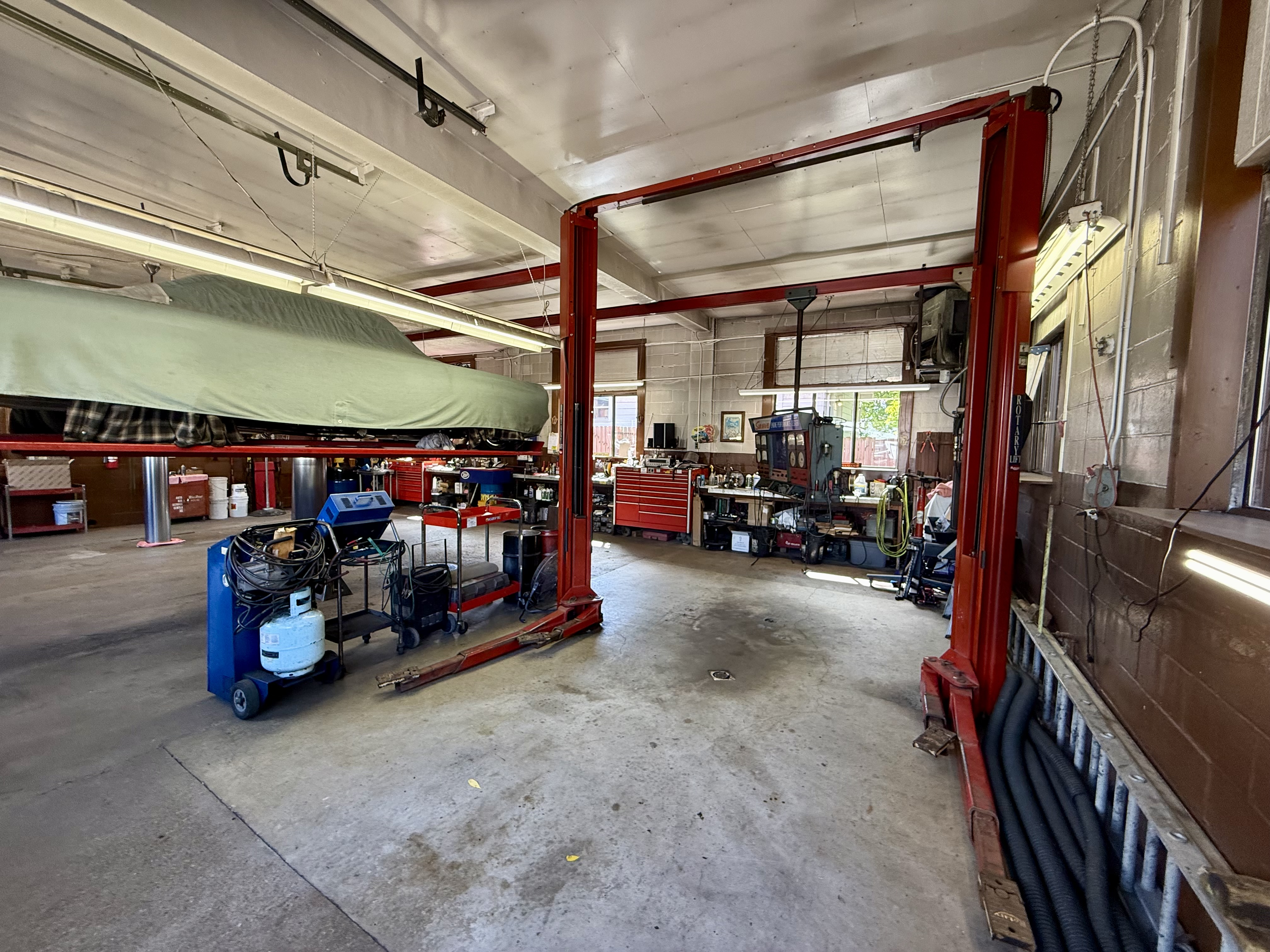 Auto Repair Lansing For Lease, 2320 East Saginaw Street, Lansing, MI 48912