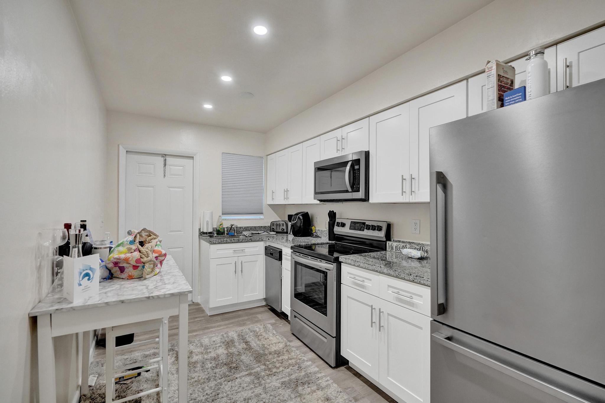 Mutli-Family Six Units with Pool & On-Site Laundry, 2011-2021 Northeast 56th Street, Fort Lauderdale, FL 33308