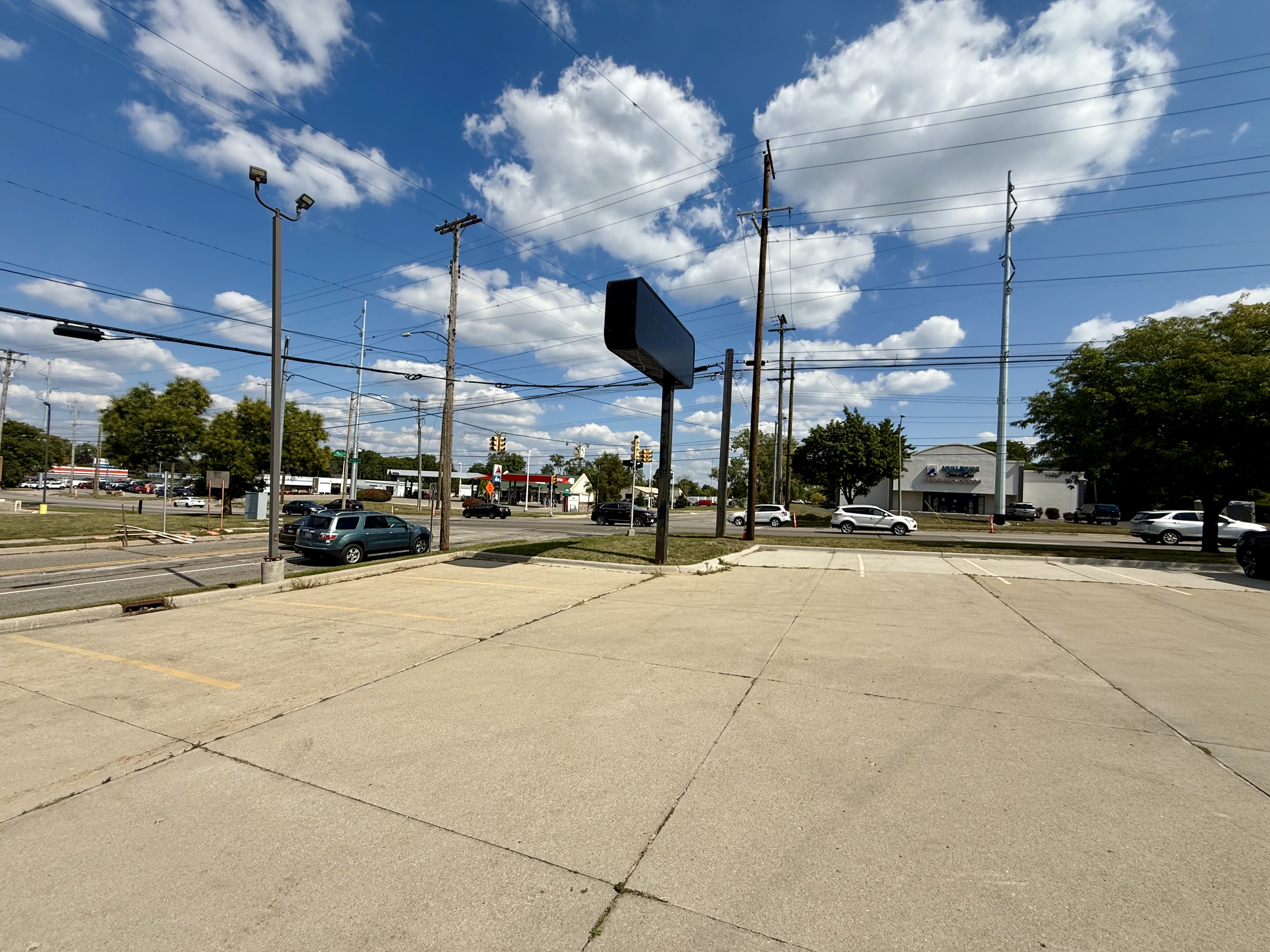 Stand Alone Retail on Signalized Corner Lansing MI, 4220 South Martin Luther King Junior Boulevard, Lansing, MI 48910