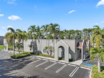 Office Building with lot
