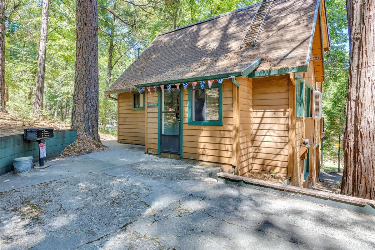 Lazy Z Resort FOR SALE on 22732 Middle Camp Road, realnex.com