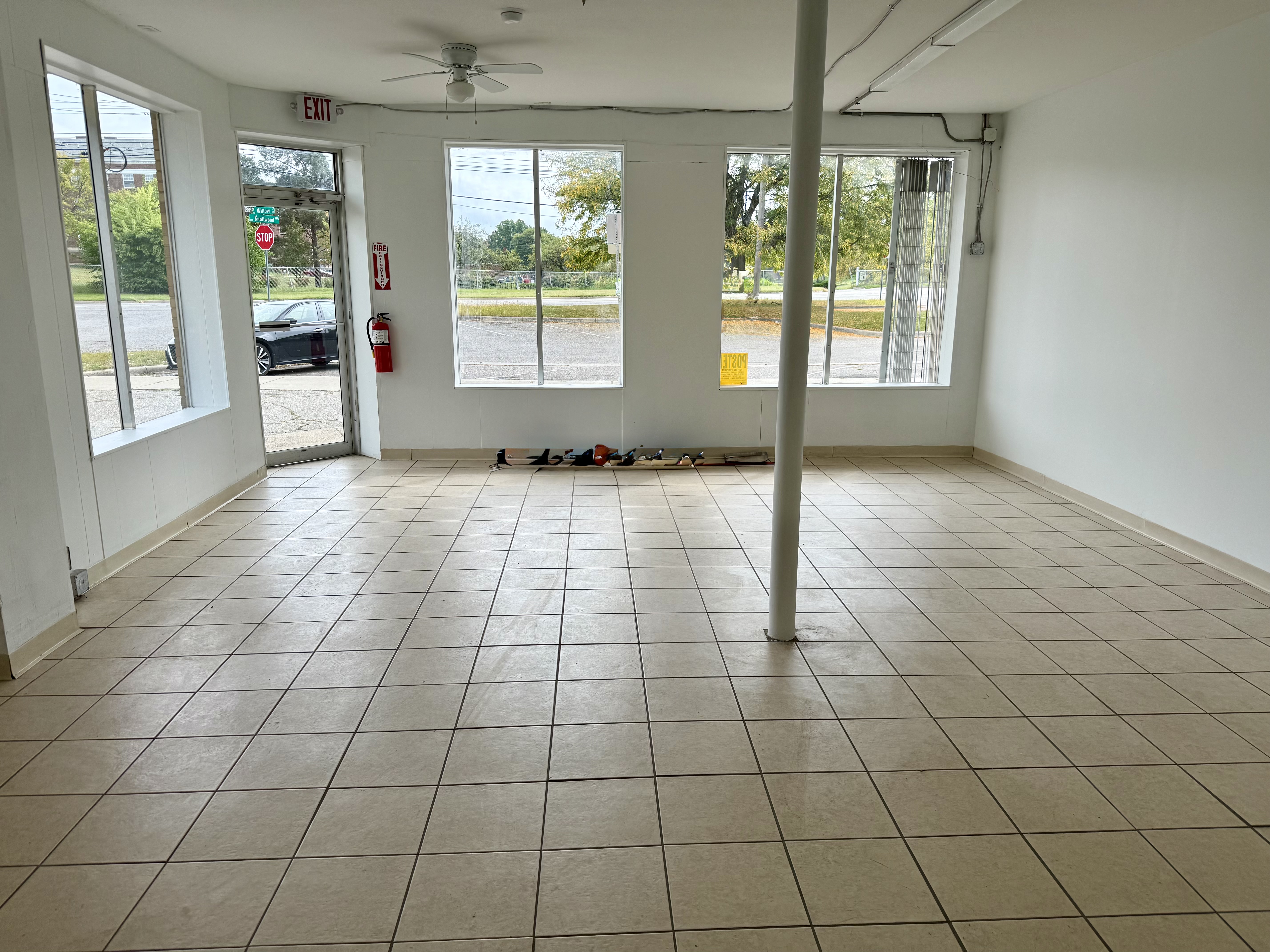 Salon / Barber Suite in North Lansing, 800 West Willow Street, Lansing, MI 48906