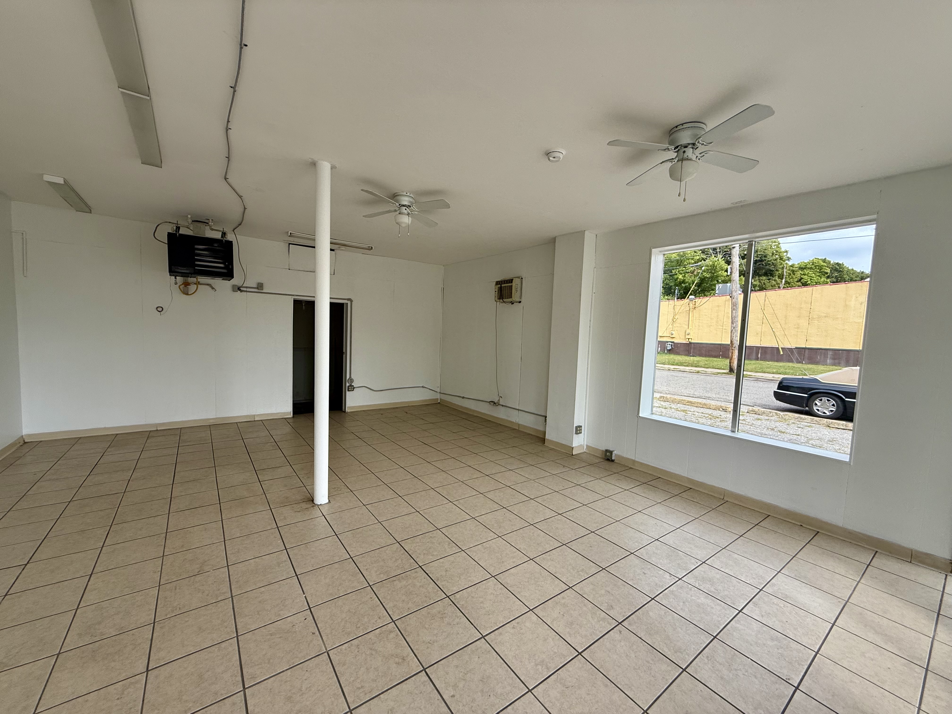 Salon / Barber Suite in North Lansing, 800 West Willow Street, Lansing, MI 48906