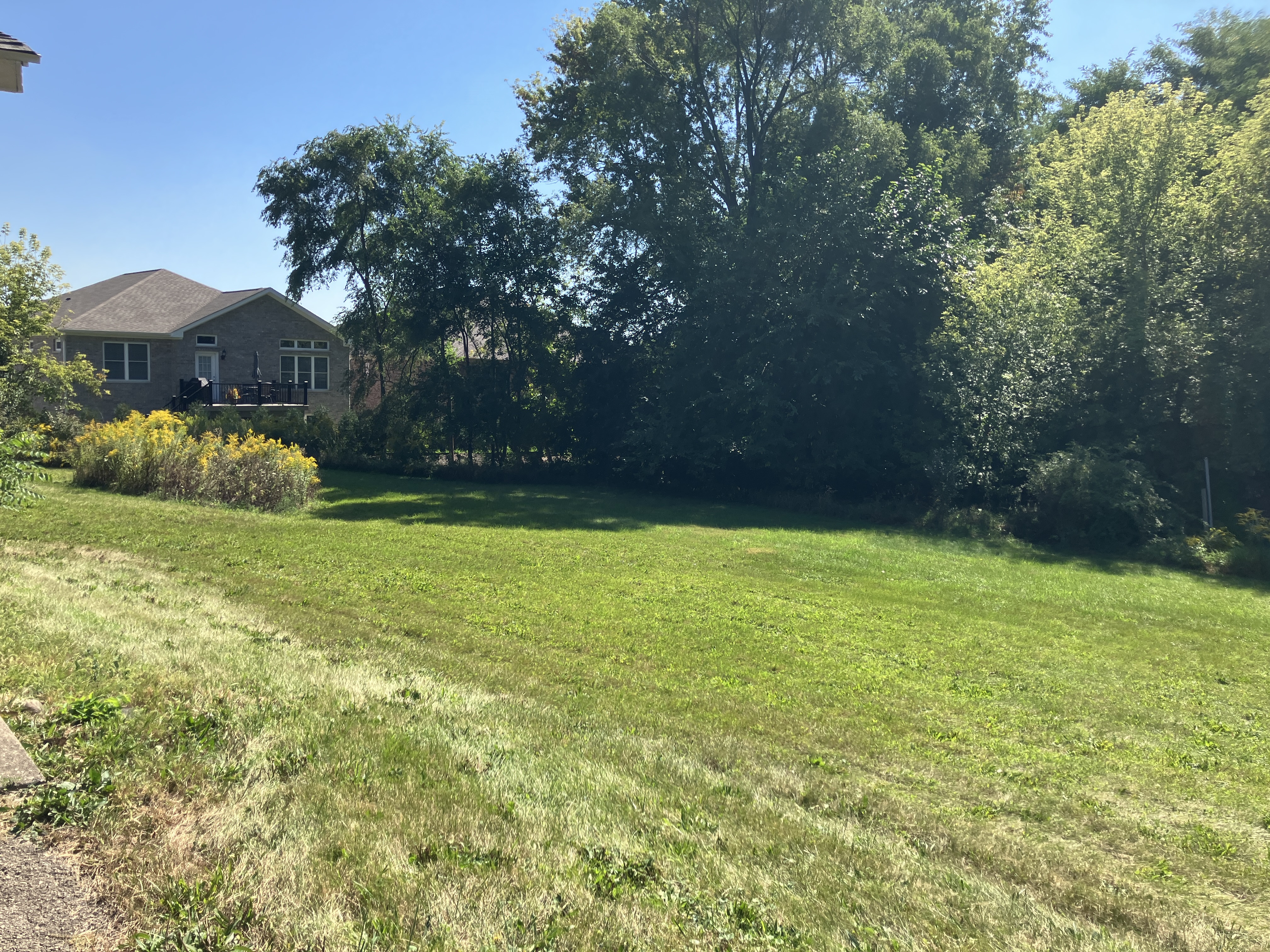 24W459 Lawrence Avenue, Roselle, IL 60172
