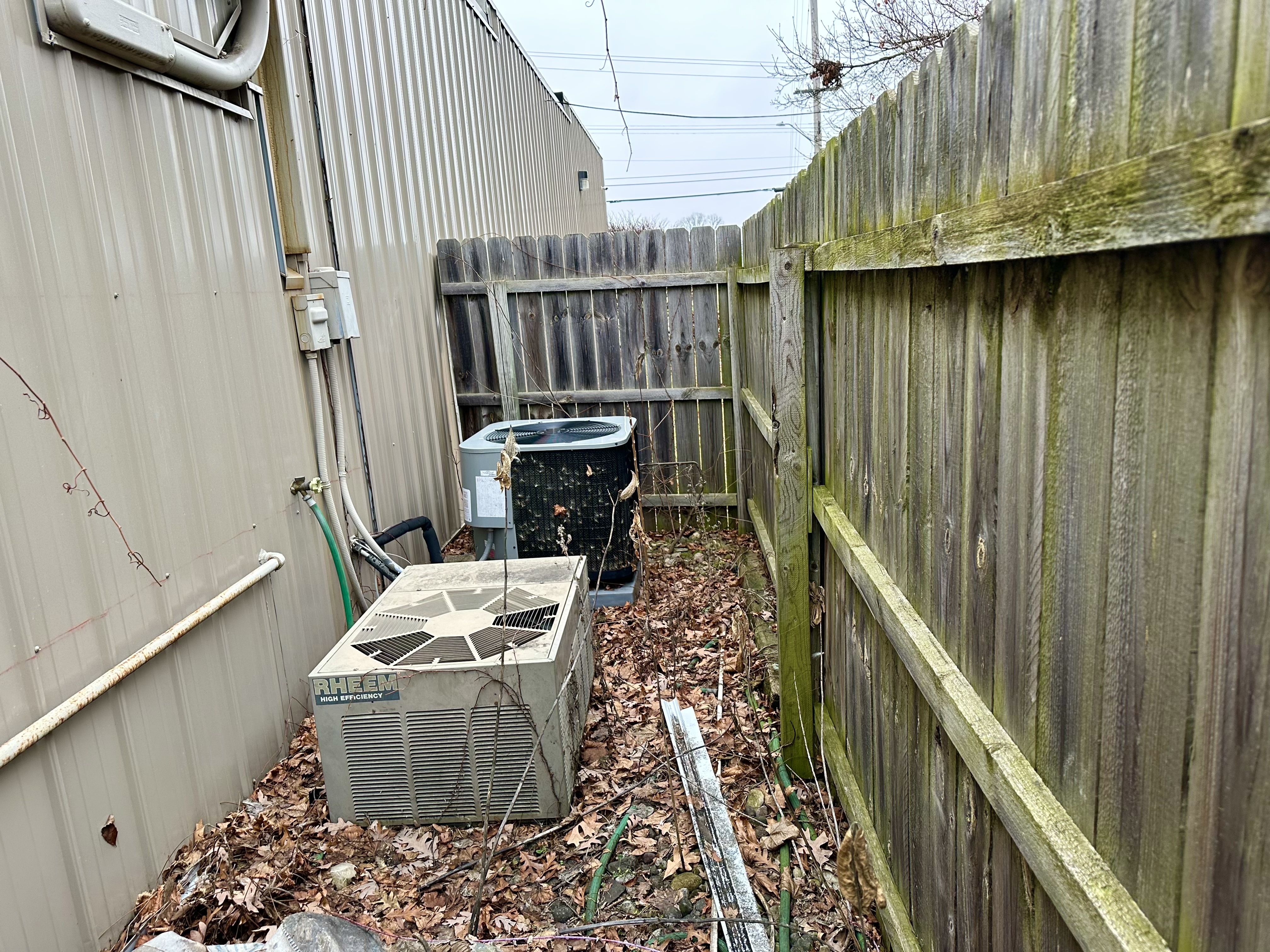 Office Warehouse For Lease, 2703 Turner Road, Lansing, MI 48906