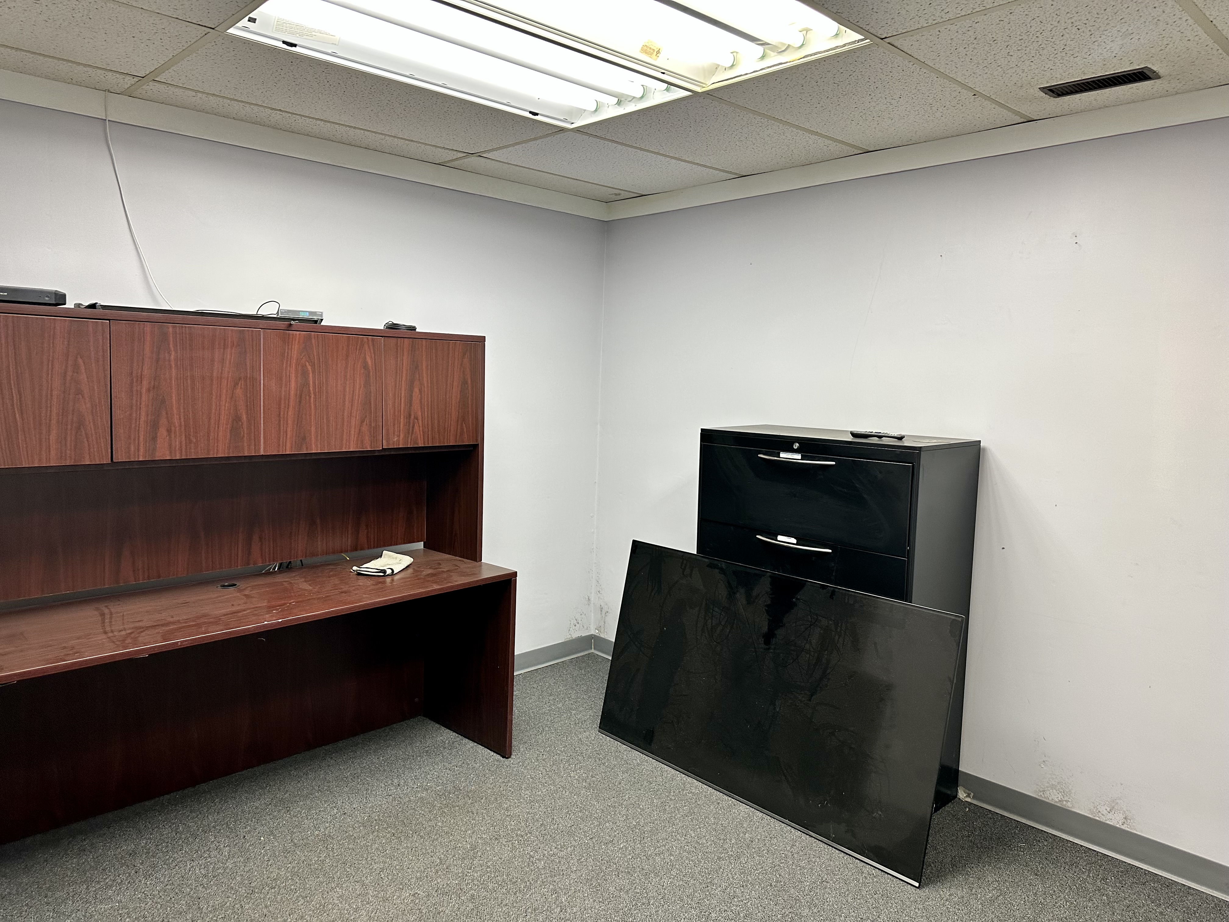 Office Warehouse For Lease, 2703 Turner Road, Lansing, MI 48906